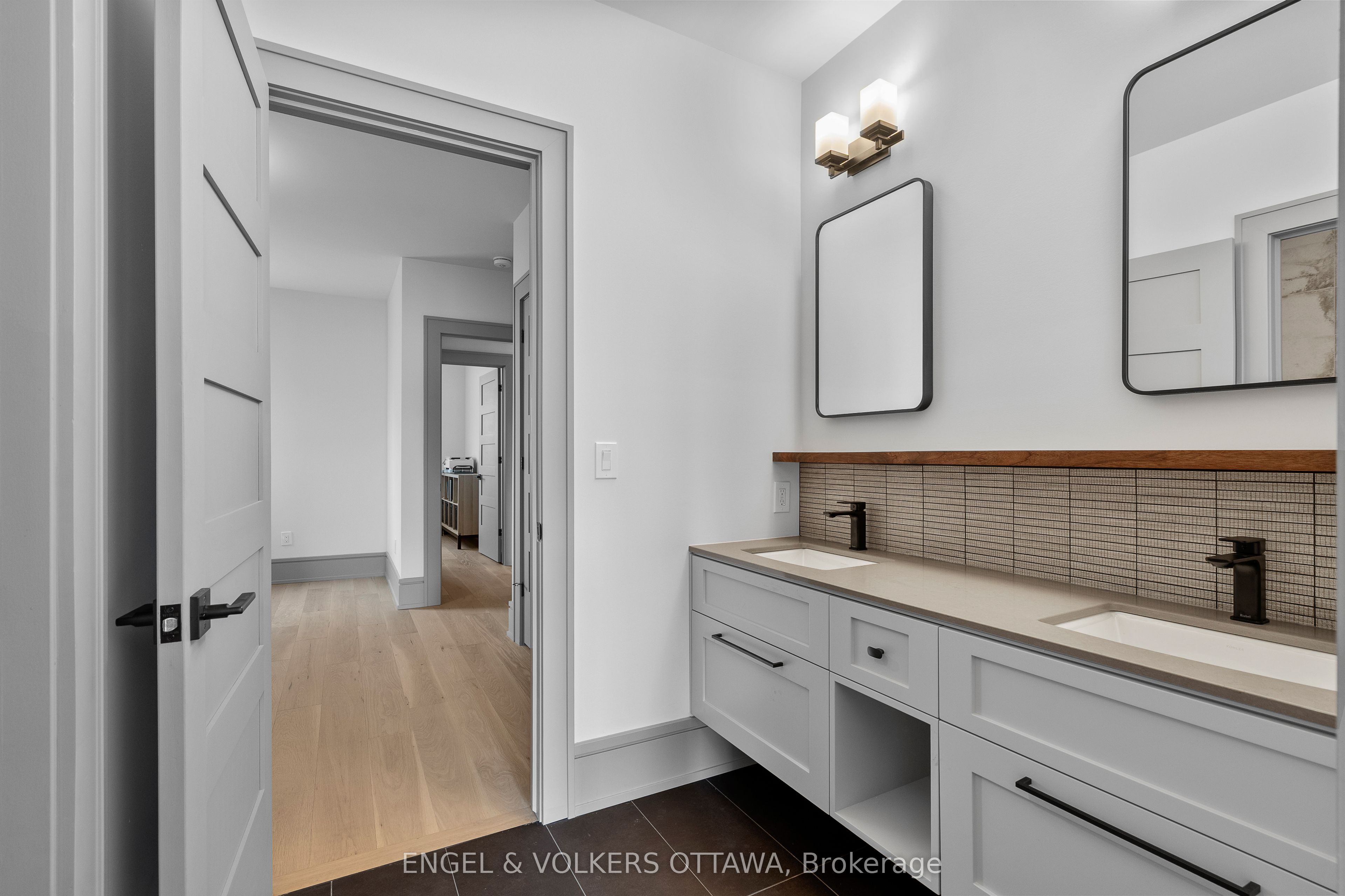37 Clarendon Avenue Property Photo 34