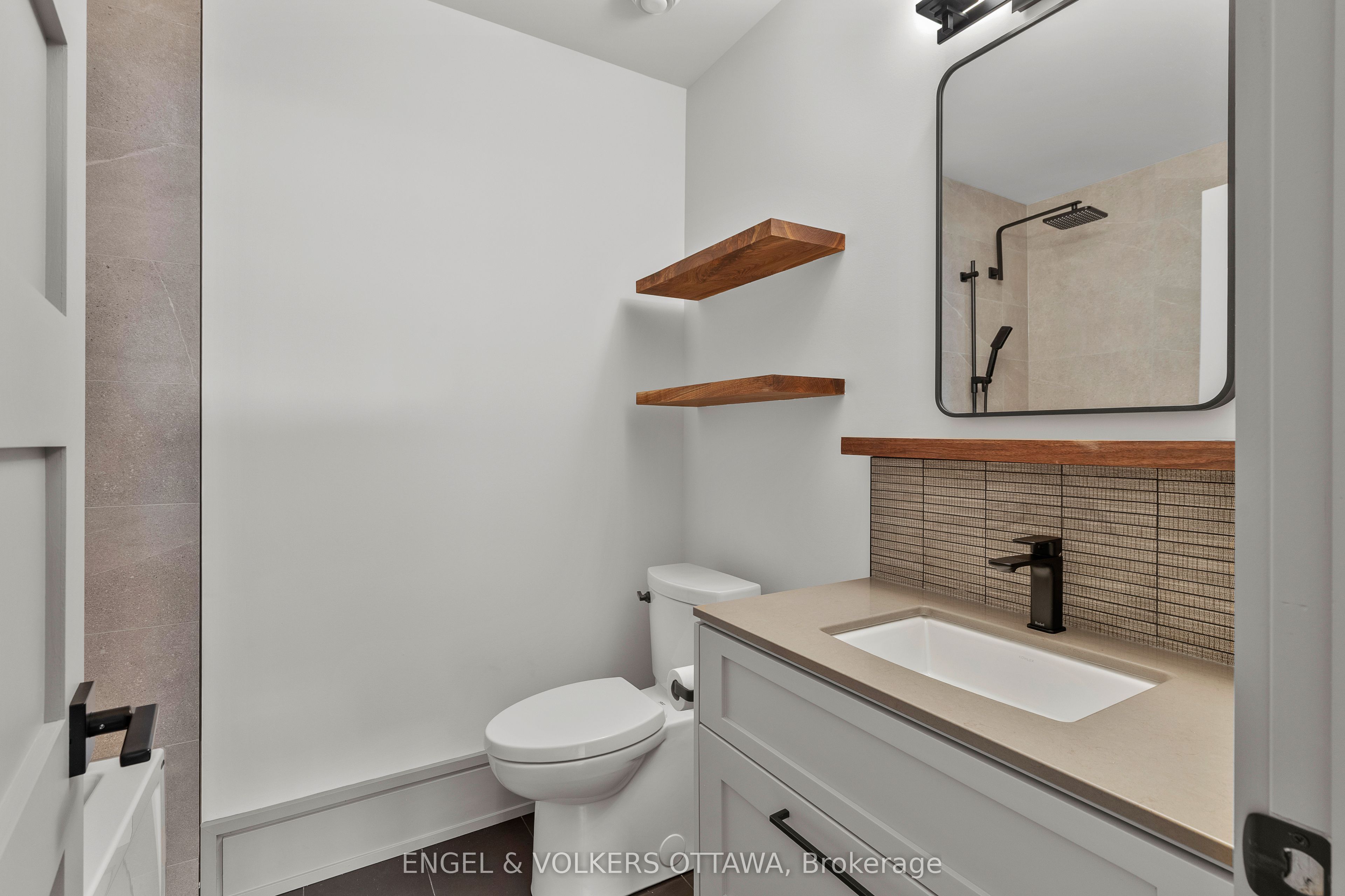 37 Clarendon Avenue Property Photo 42