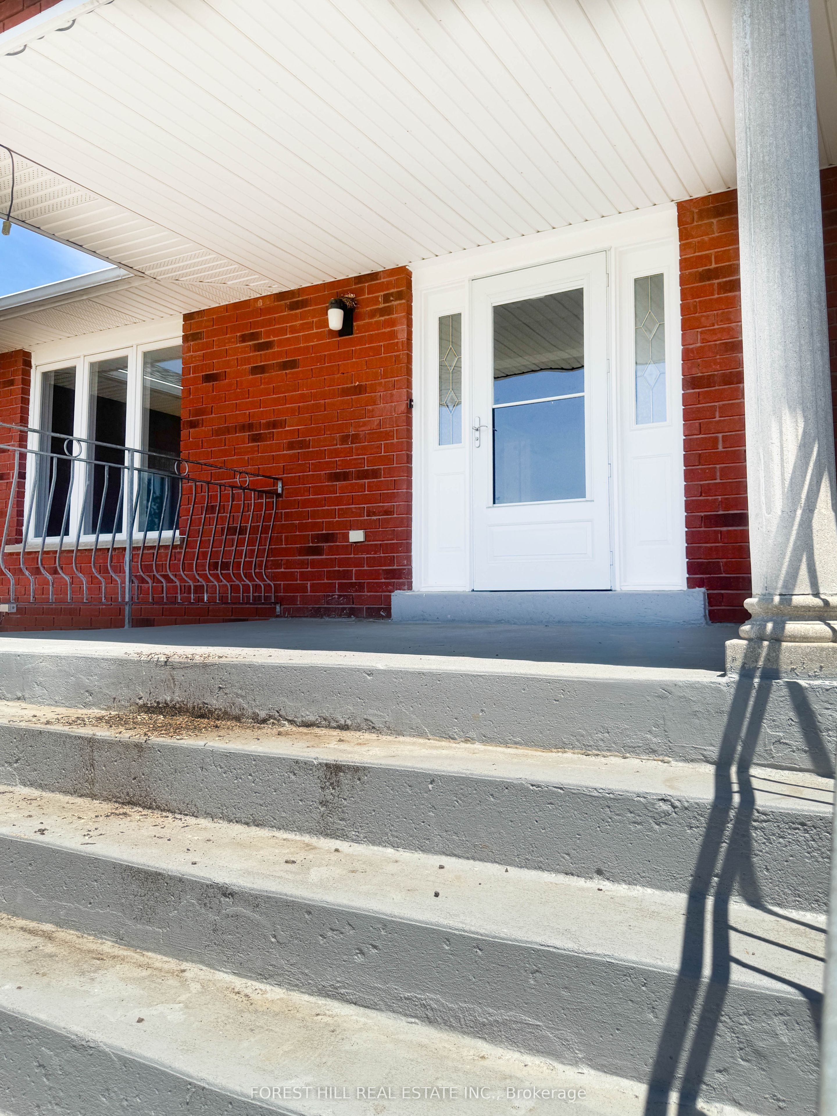 311567 16th Line Property Photo 3