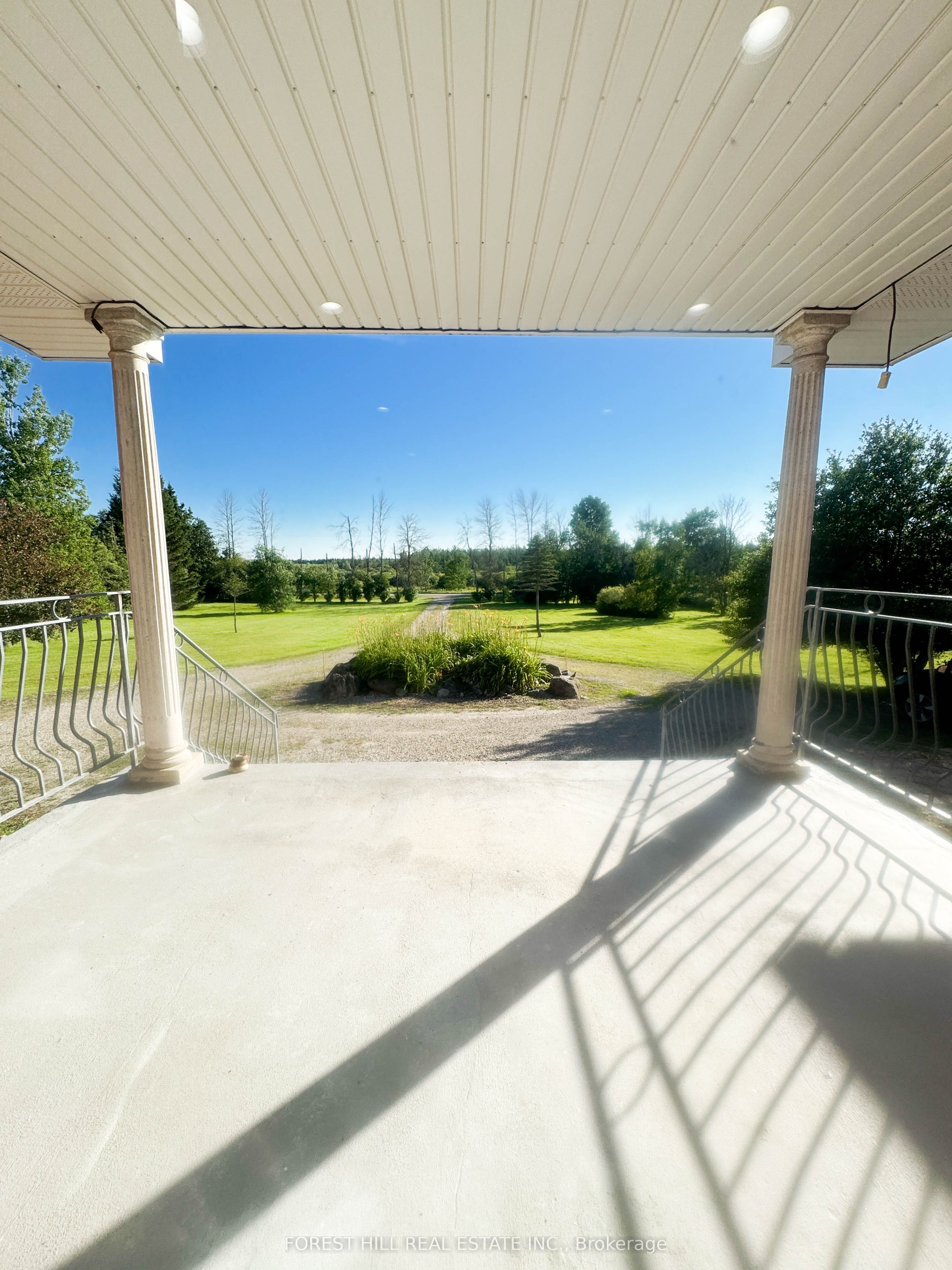 311567 16th Line Property Photo 6
