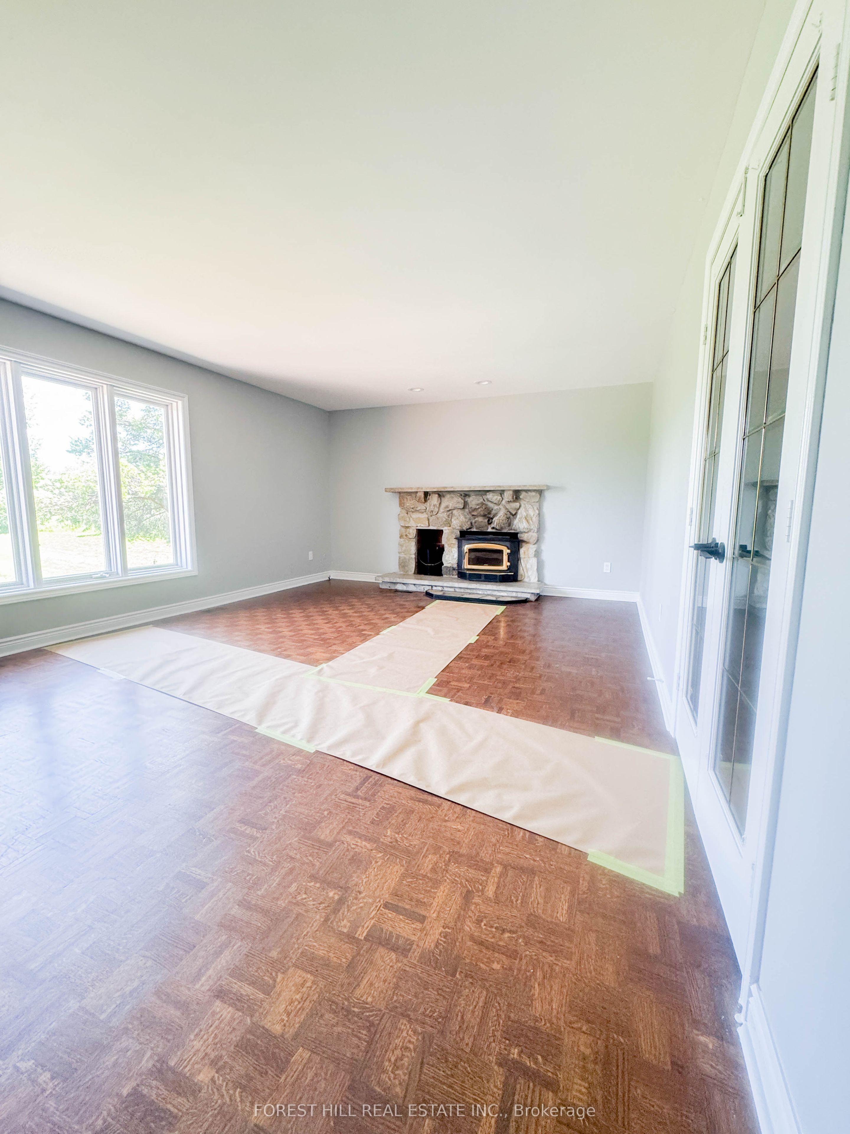311567 16th Line Property Photo 10