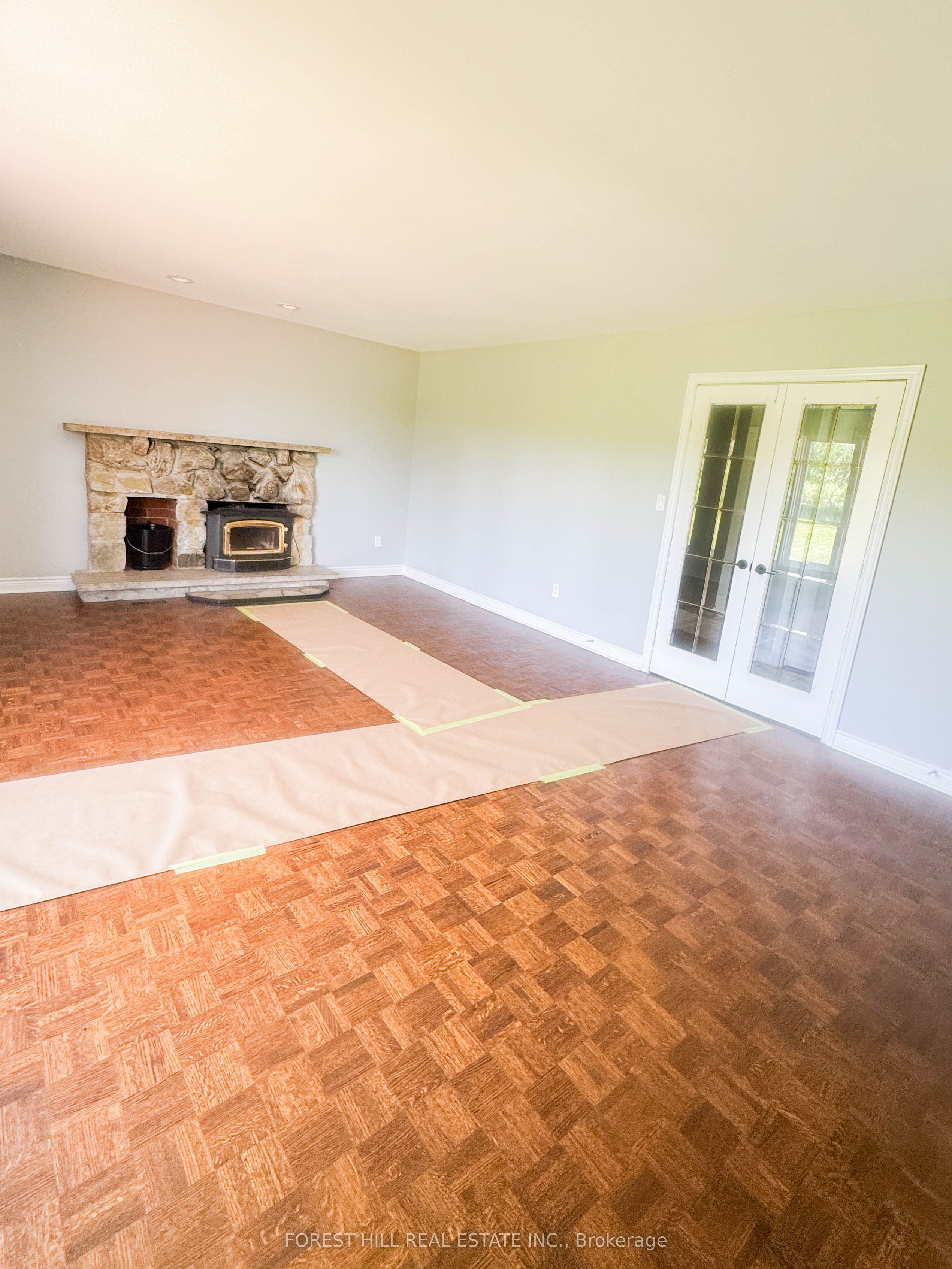 311567 16th Line Property Photo 11