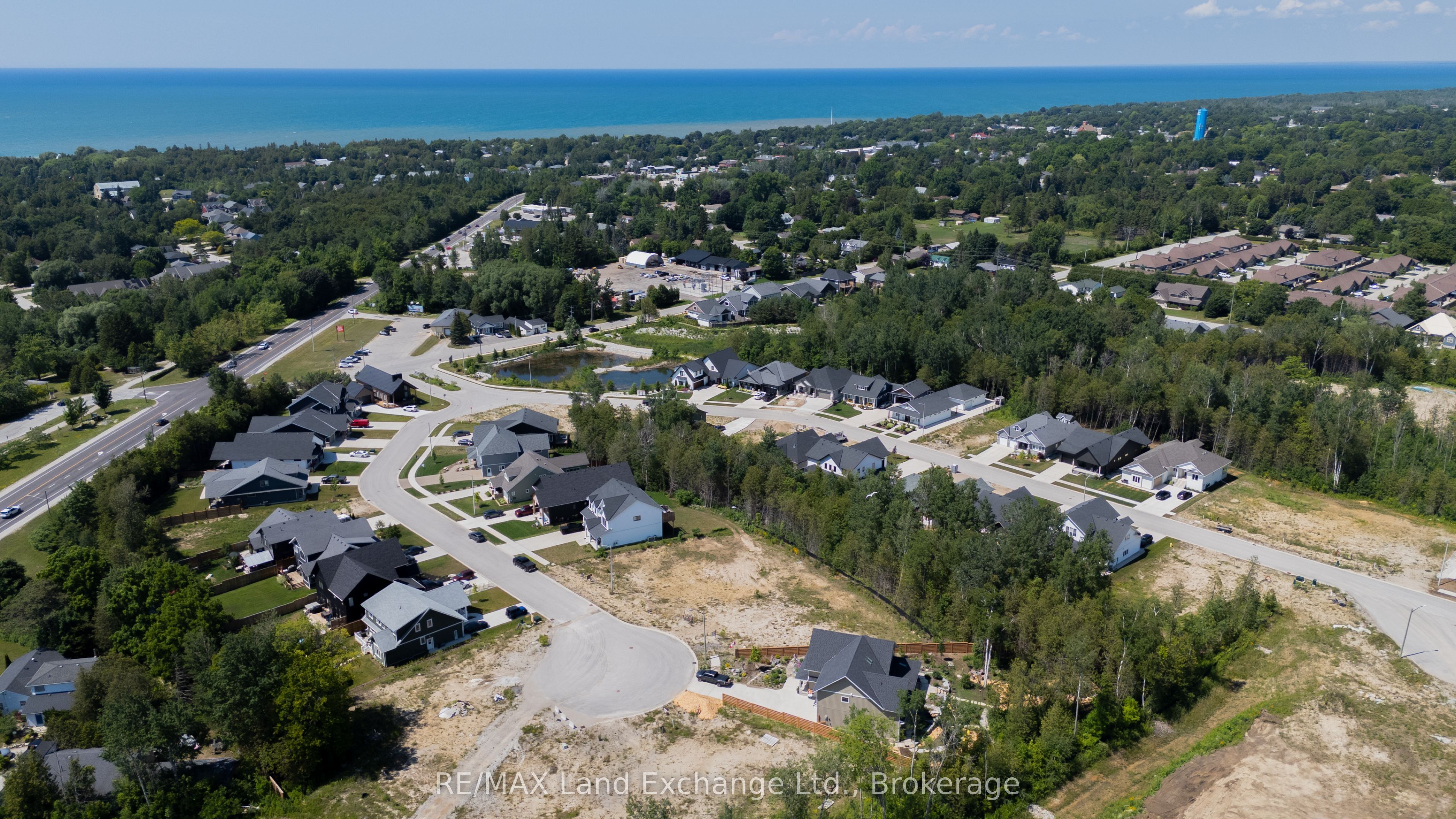 17 Lakeforest Drive Property Photo 40