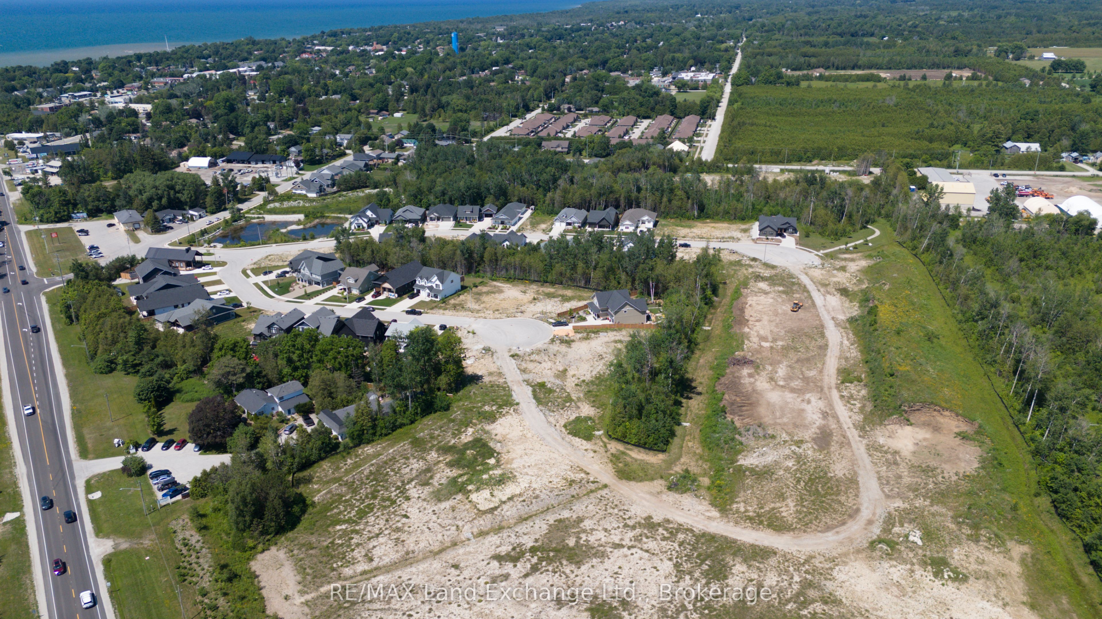 17 Lakeforest Drive Property Photo 42