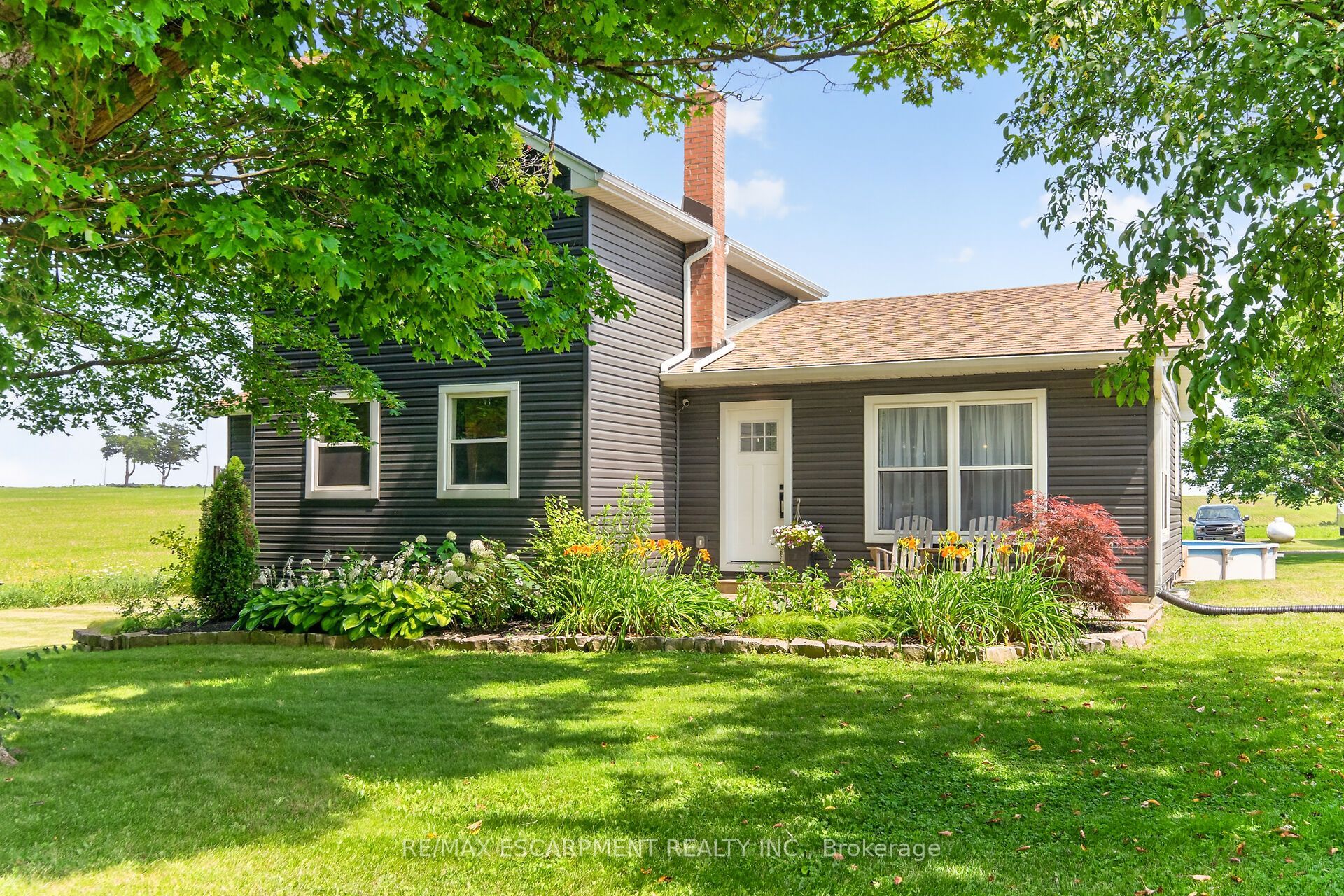 967 4th Line Property Photo 3