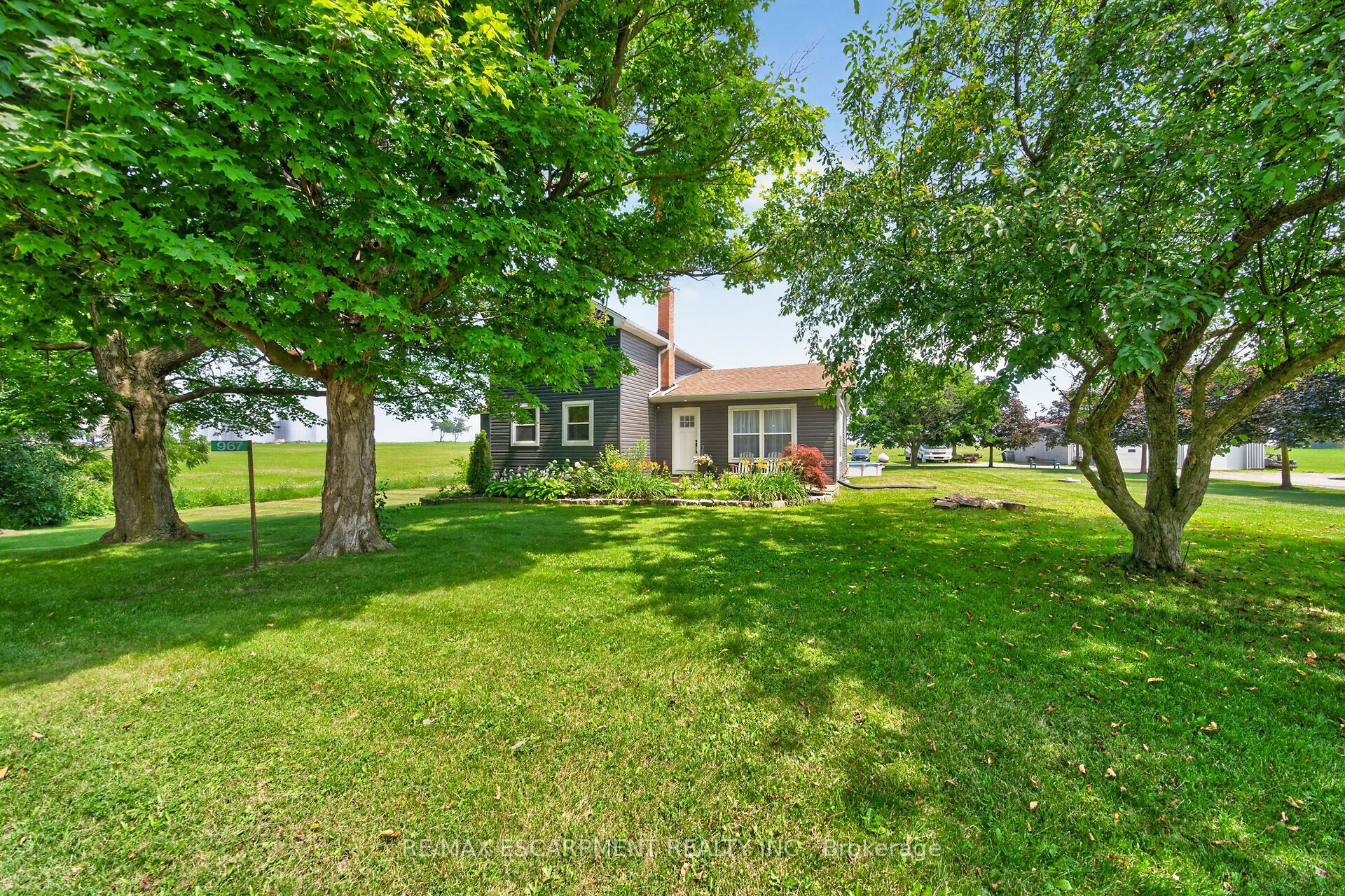 967 4th Line Property Photo 5