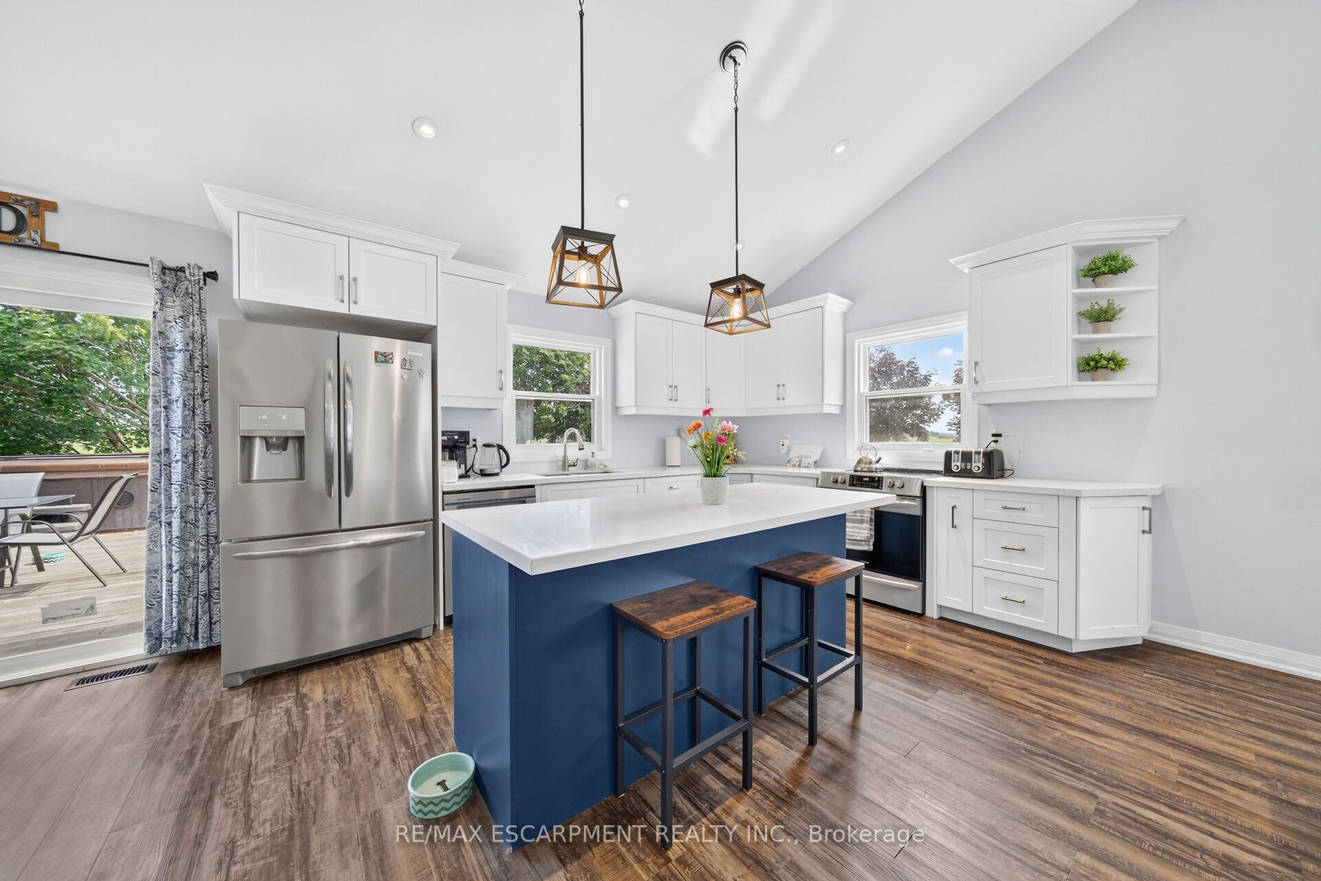 967 4th Line Property Photo 11