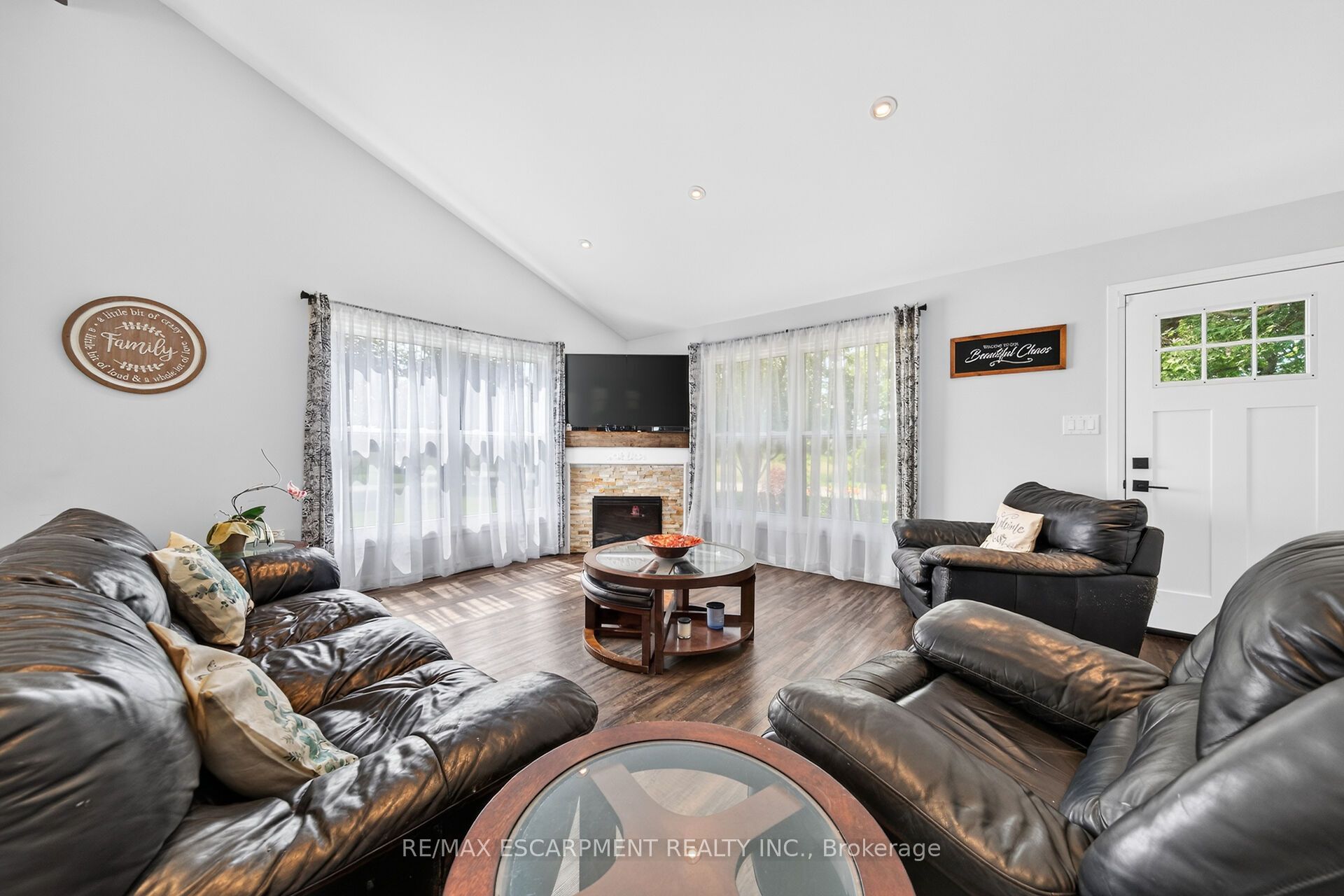 967 4th Line Property Photo 12