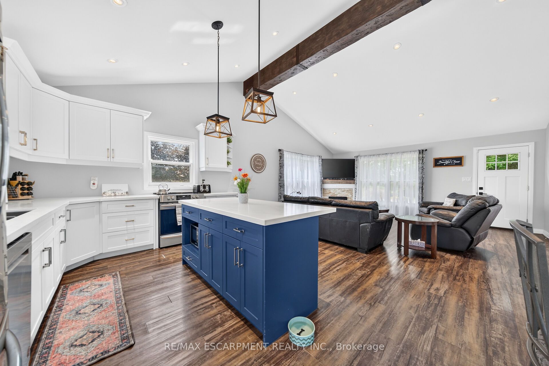 967 4th Line Property Photo 14