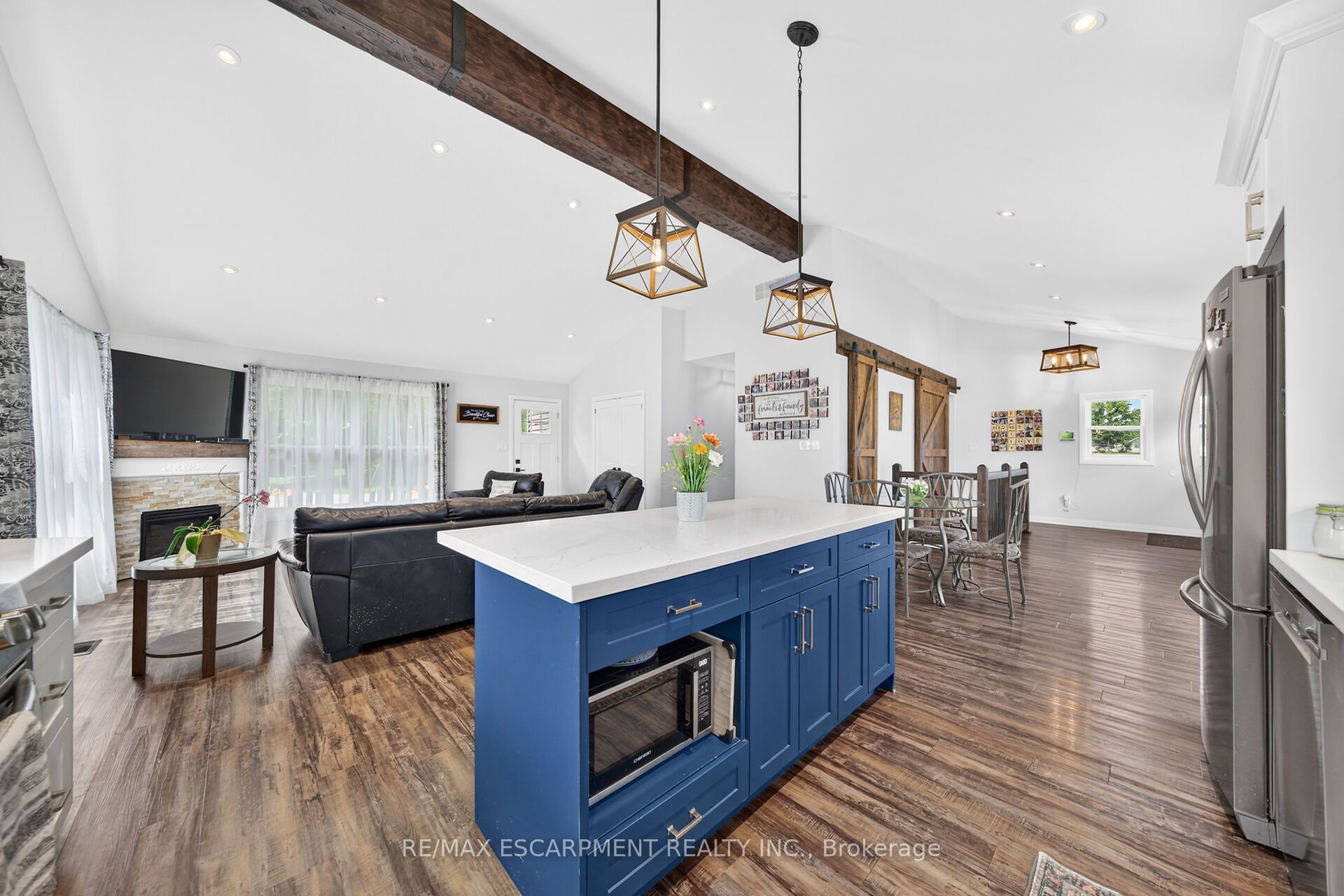 967 4th Line Property Photo 17