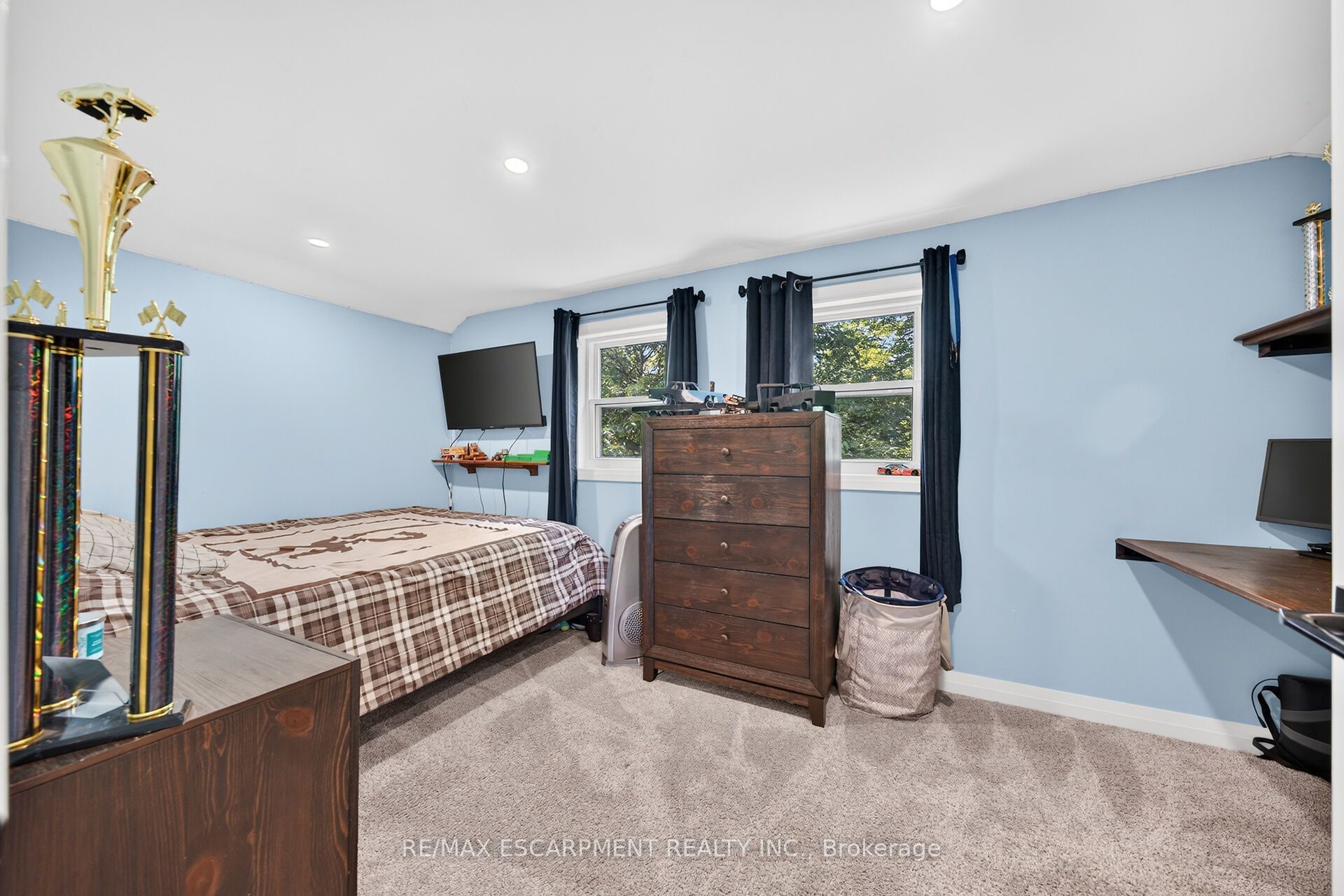 967 4th Line Property Photo 35