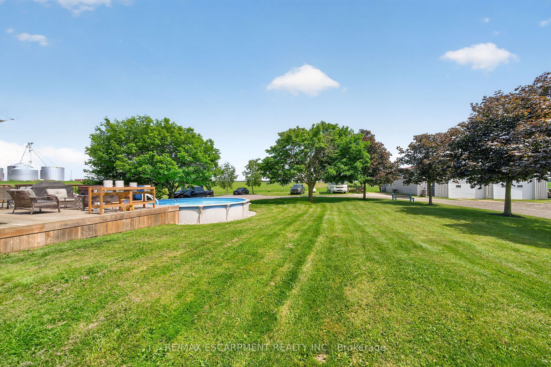 967 4th Line Property Photo 43