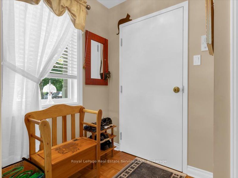 81 Hamilton Street N Property Photo 3