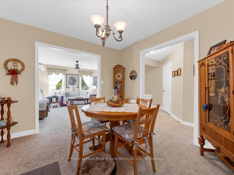 81 Hamilton Street N Property Photo 7