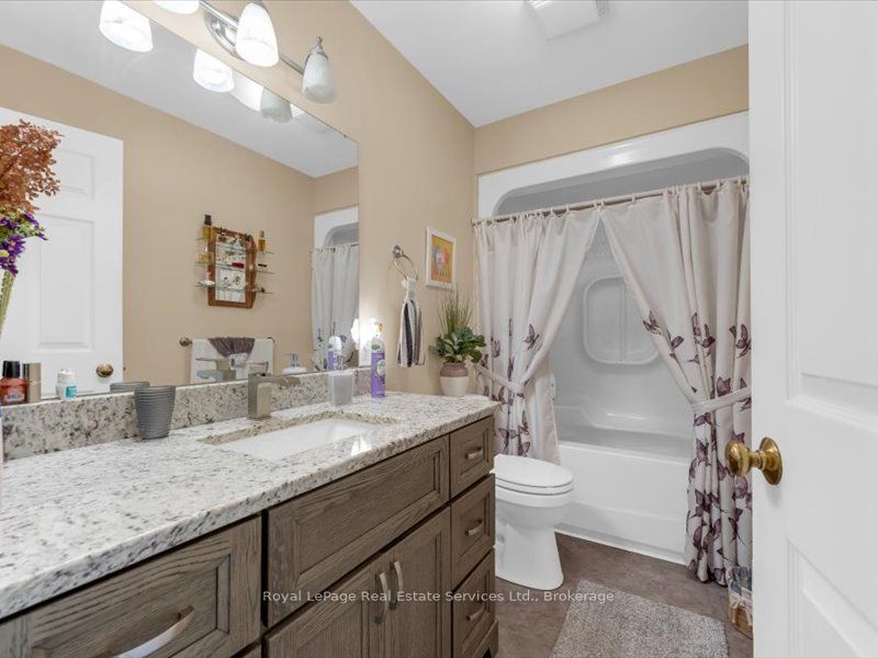 81 Hamilton Street N Property Photo 12