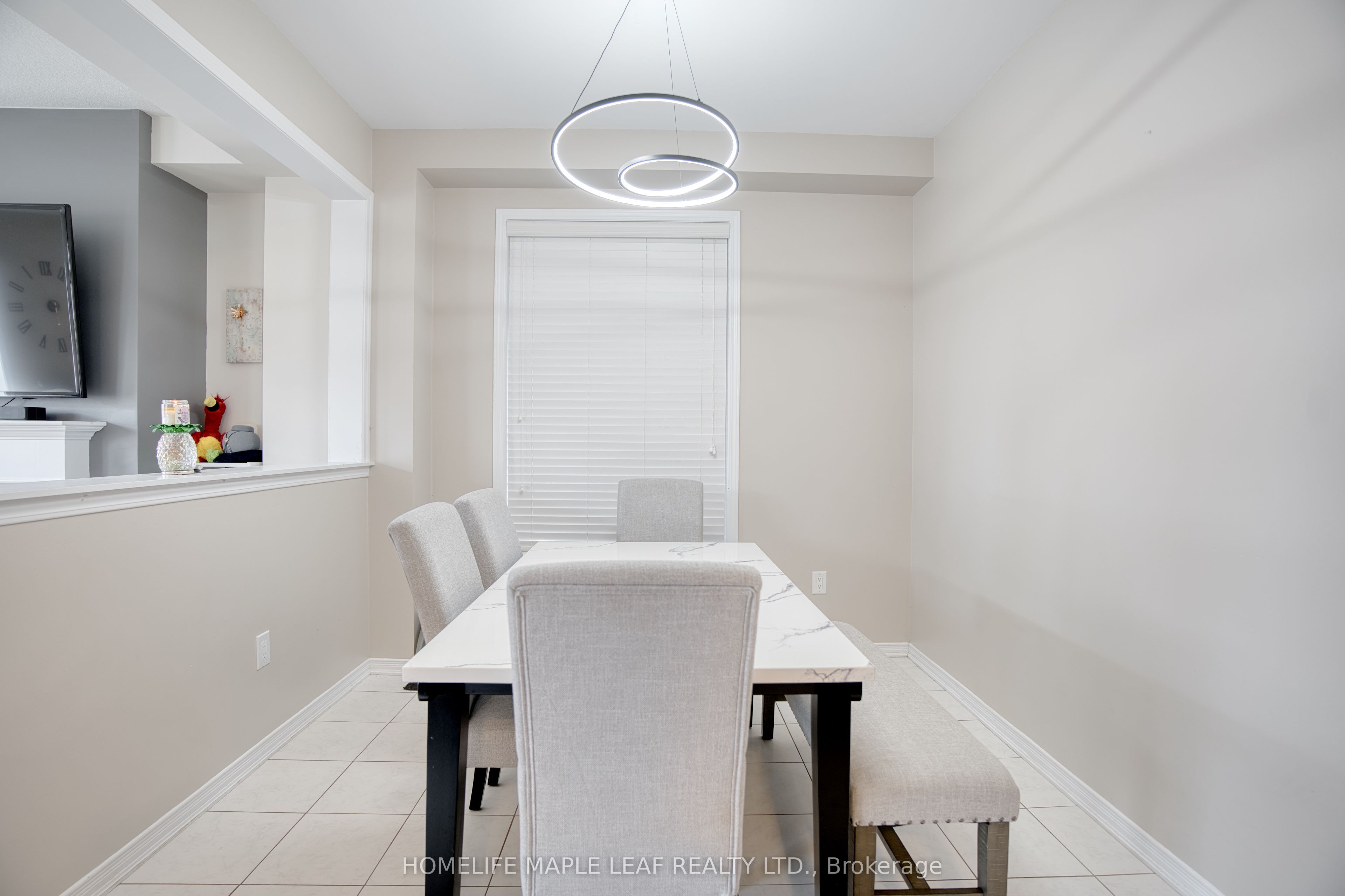 232 Bedrock Drive S Property Photo 8