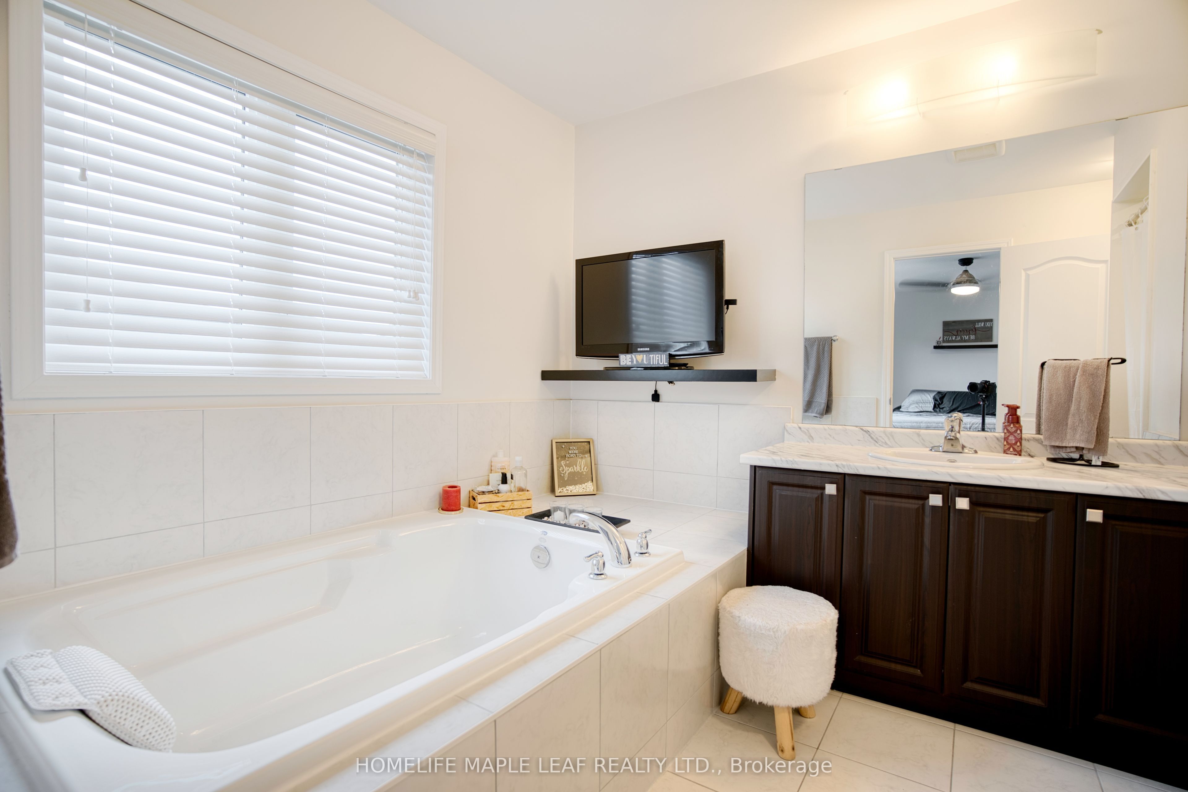 232 Bedrock Drive S Property Photo 15