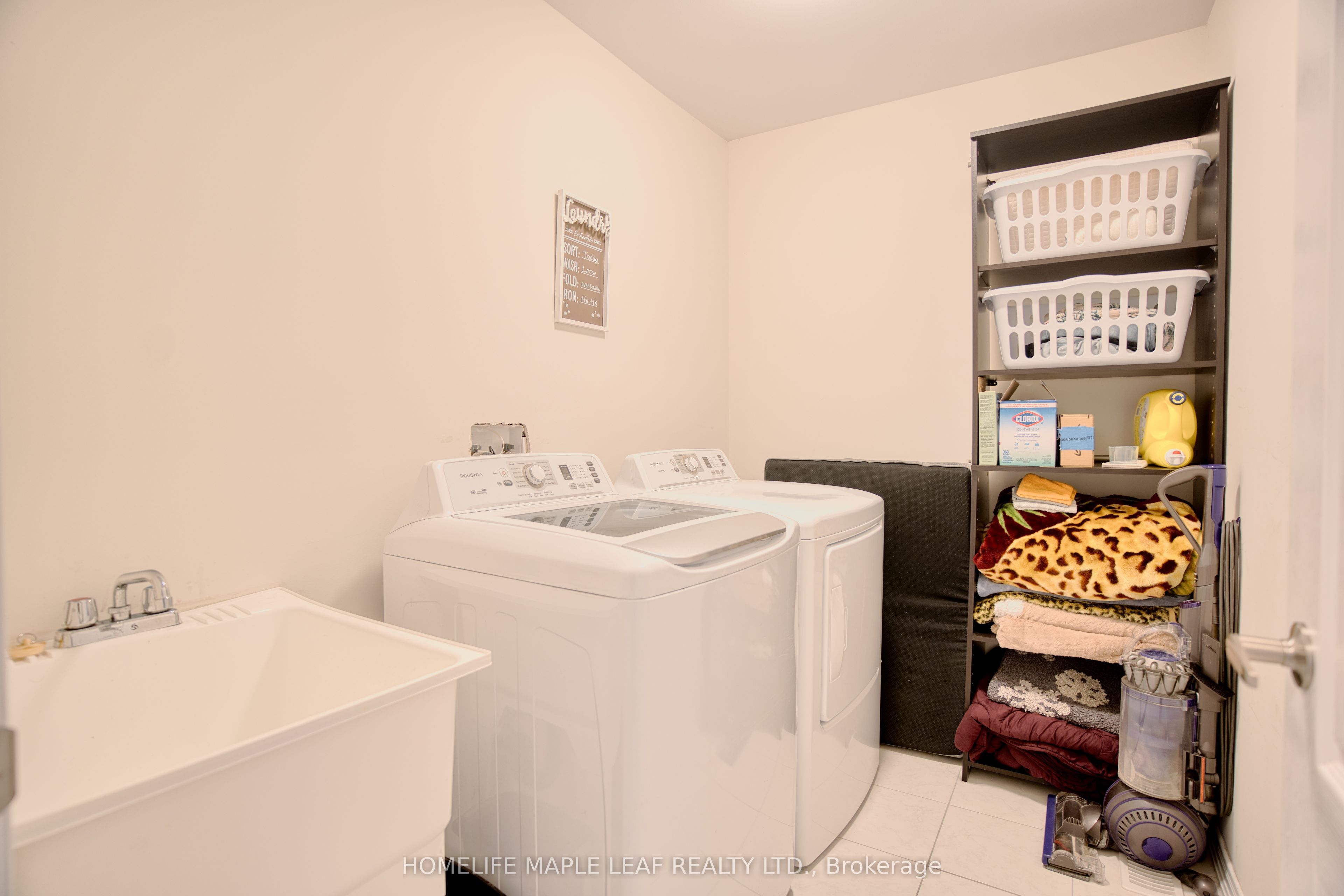 232 Bedrock Drive S Property Photo 21