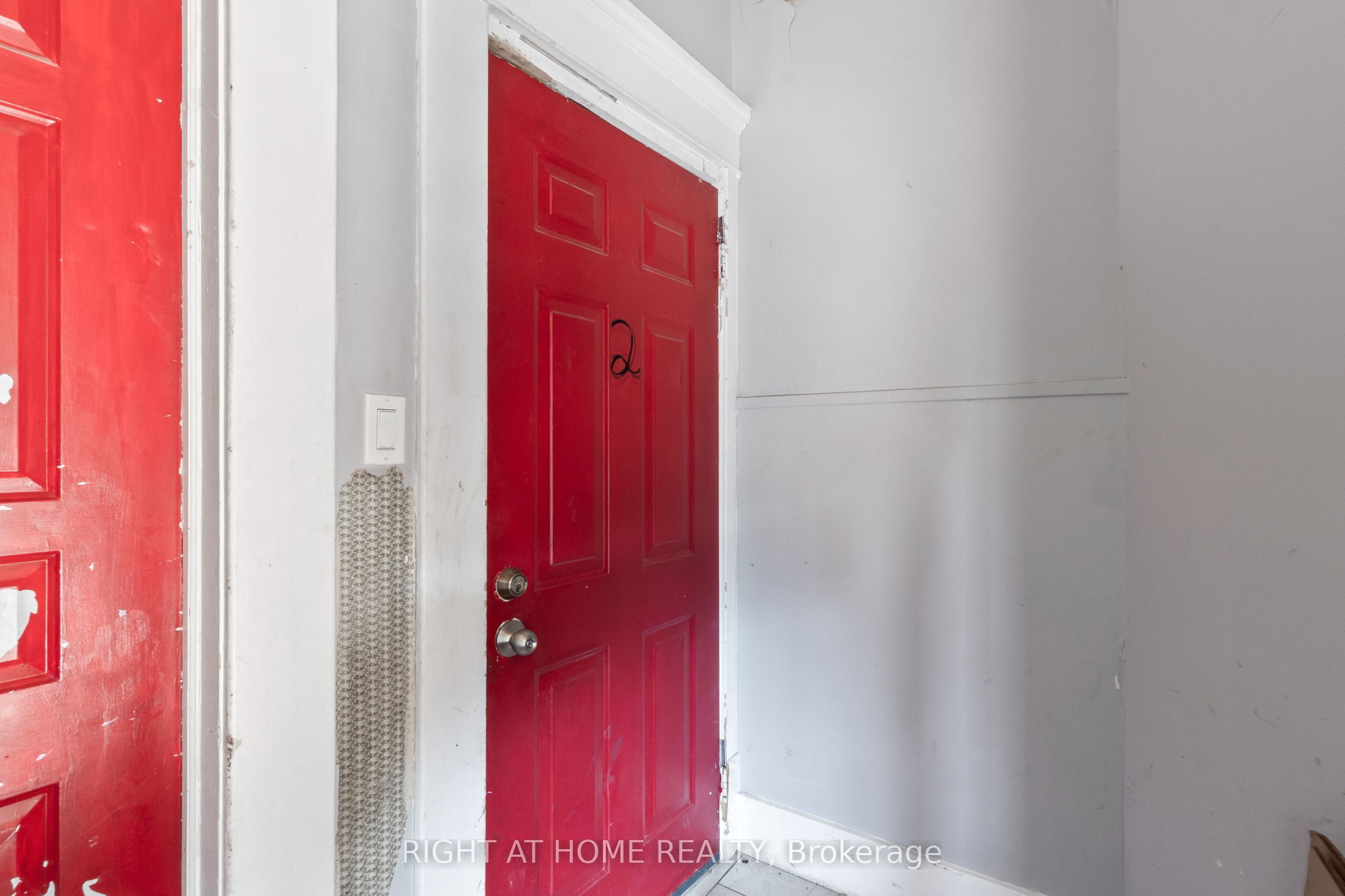541 Aylmer Street N Property Photo 9