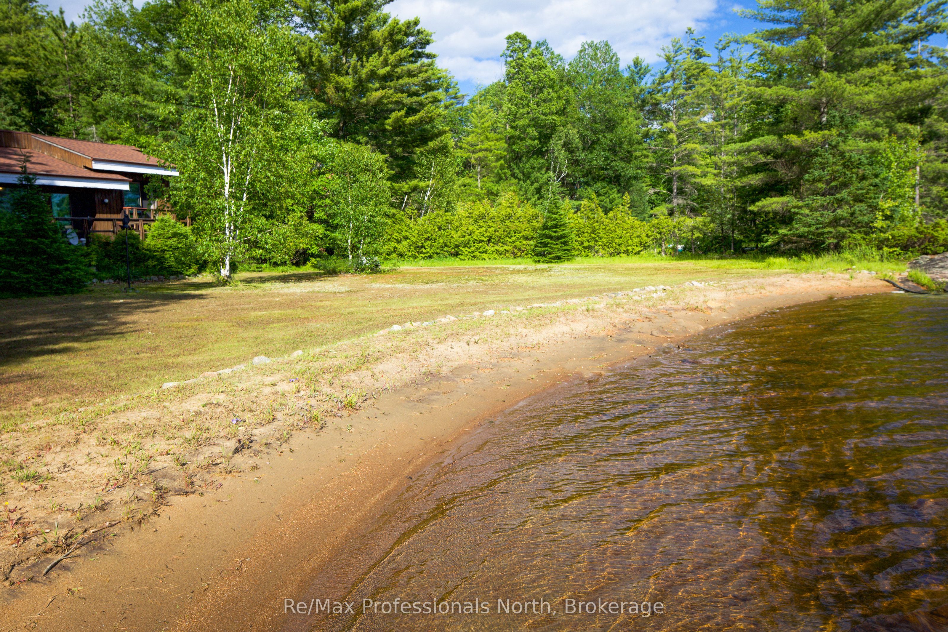673 Peninsula Road W Property Photo 3