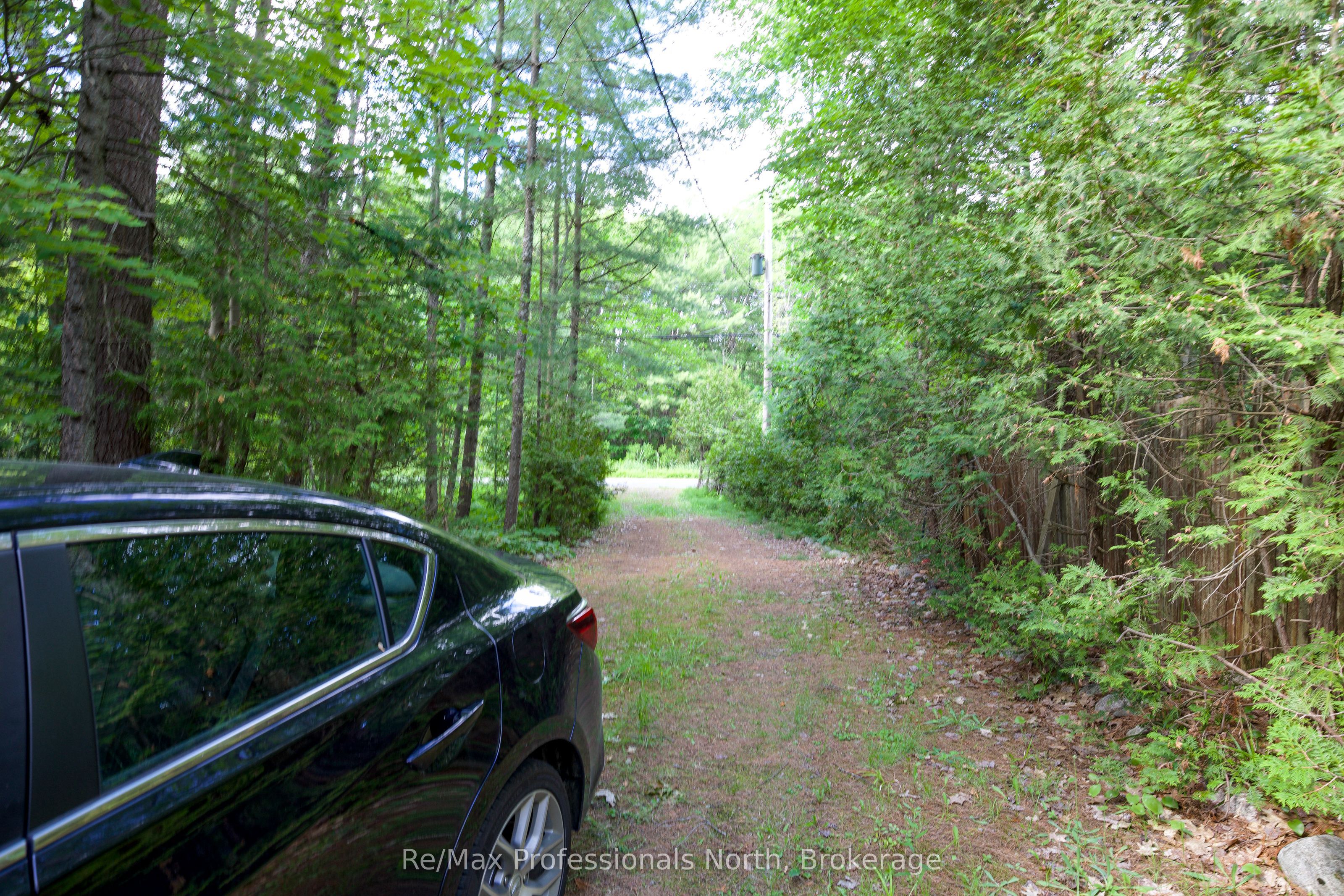 673 Peninsula Road W Property Photo 5