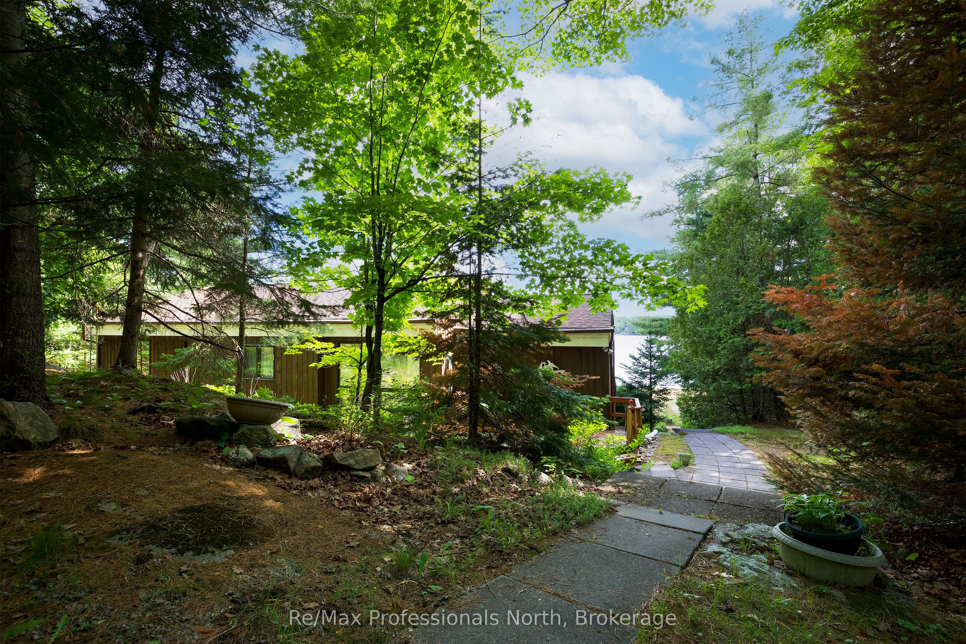 673 Peninsula Road W Property Photo 7