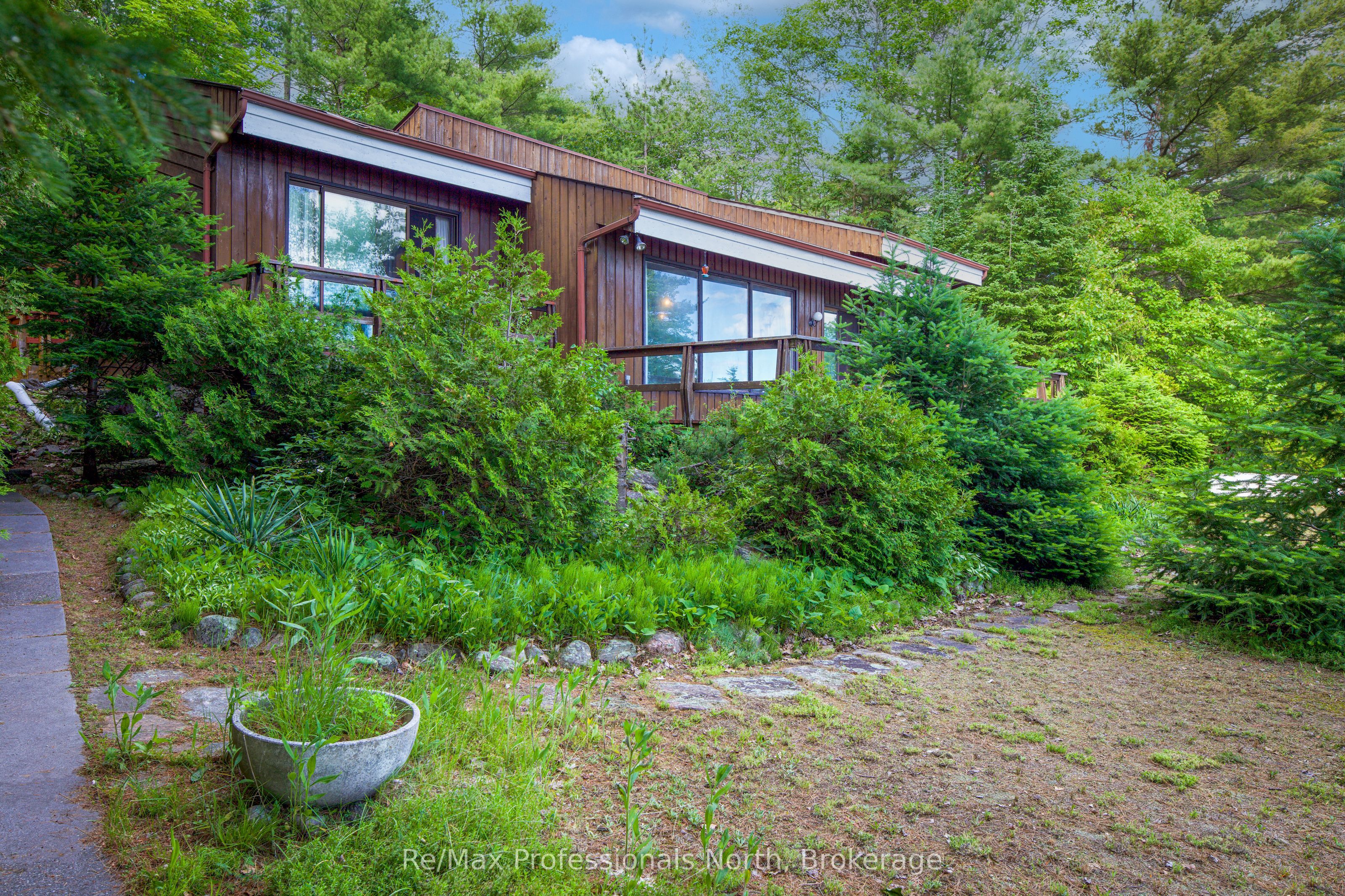 673 Peninsula Road W Property Photo 10