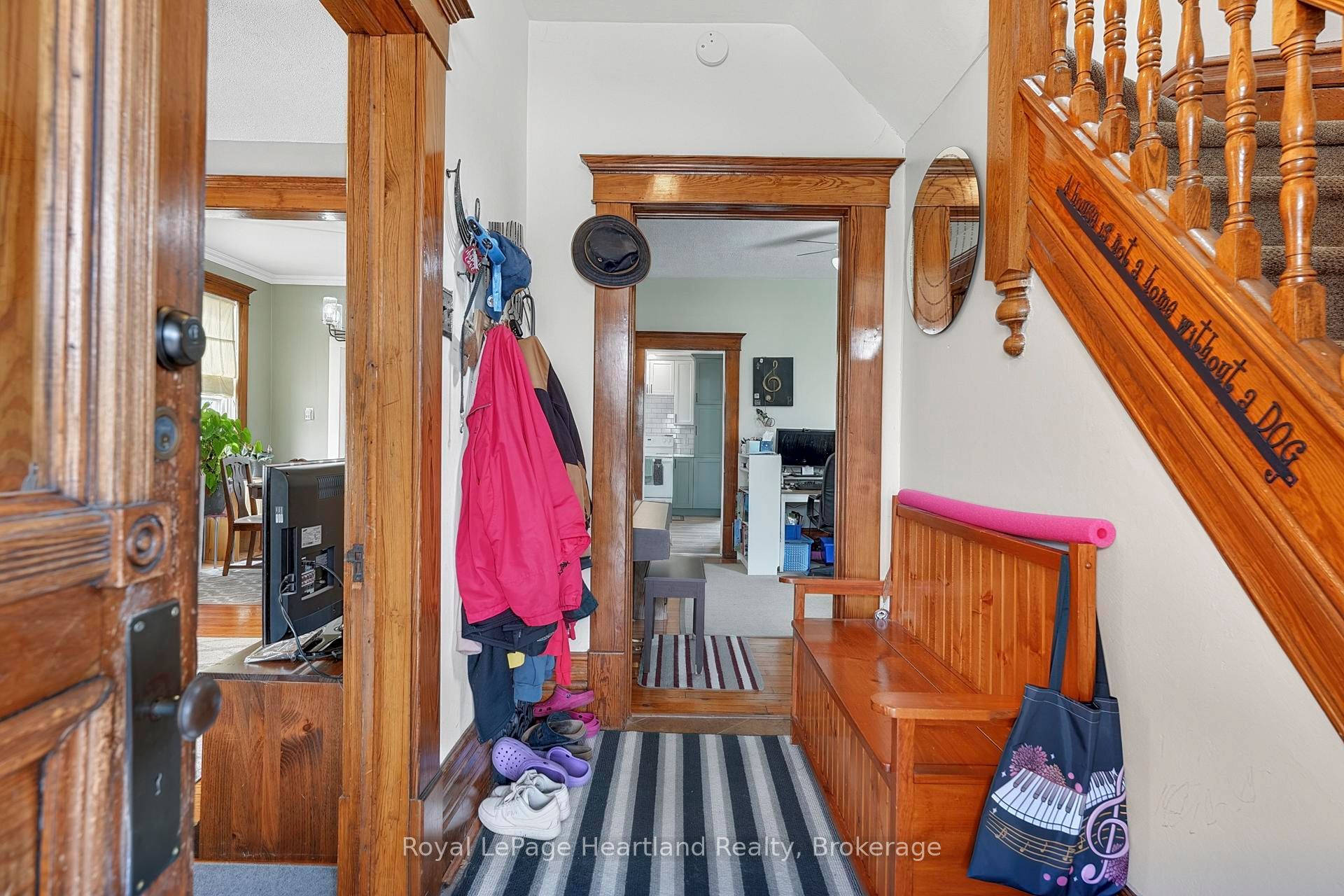 14 Elgin Avenue E Property Photo 5