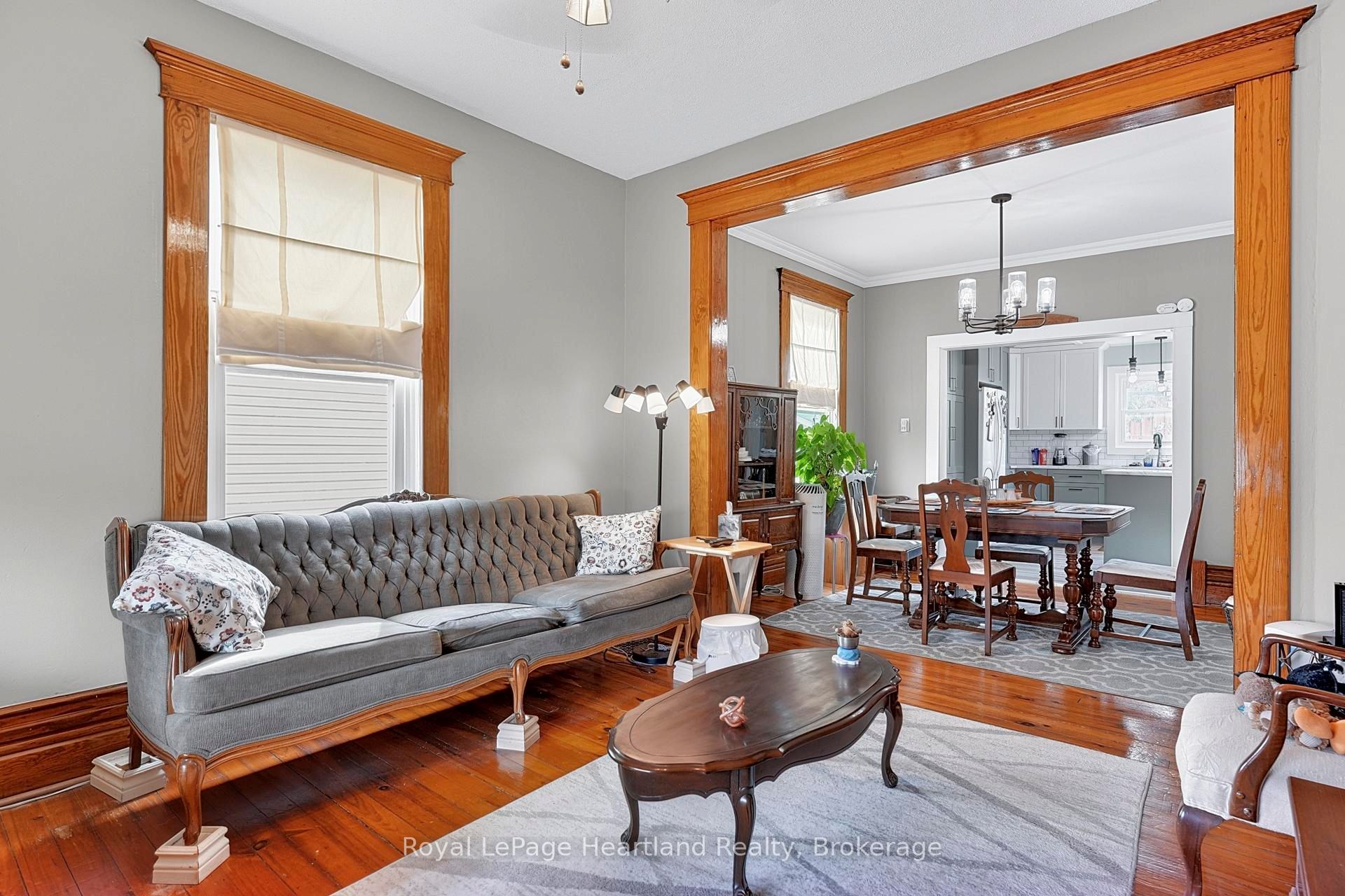 14 Elgin Avenue E Property Photo 7