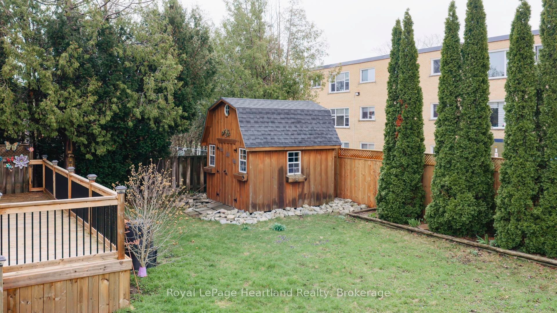 14 Elgin Avenue E Property Photo 37