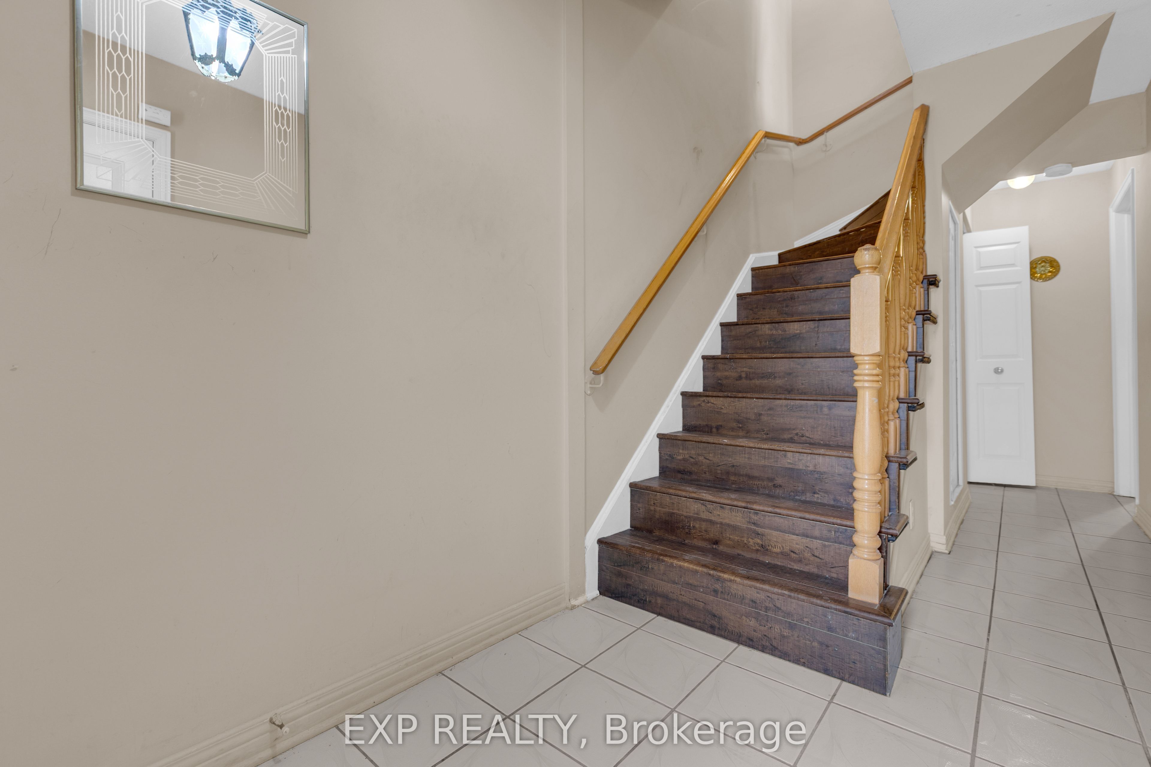 308 Stratas Court 24 Property Photo 6