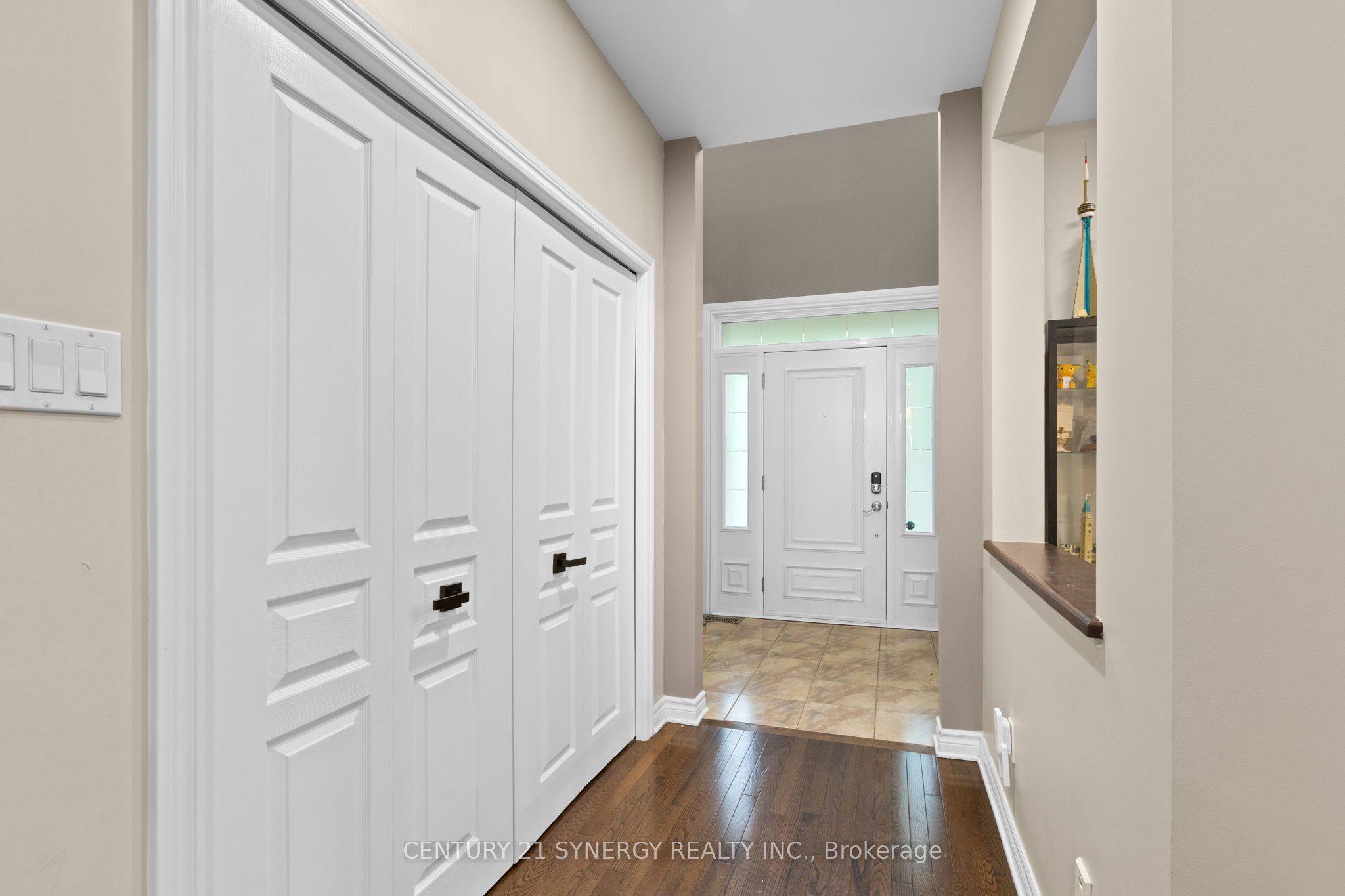 532 Landswood Way Property Photo 3