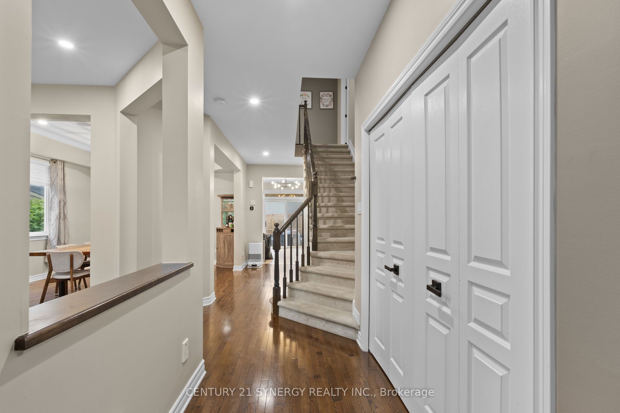 532 Landswood Way Property Photo 6