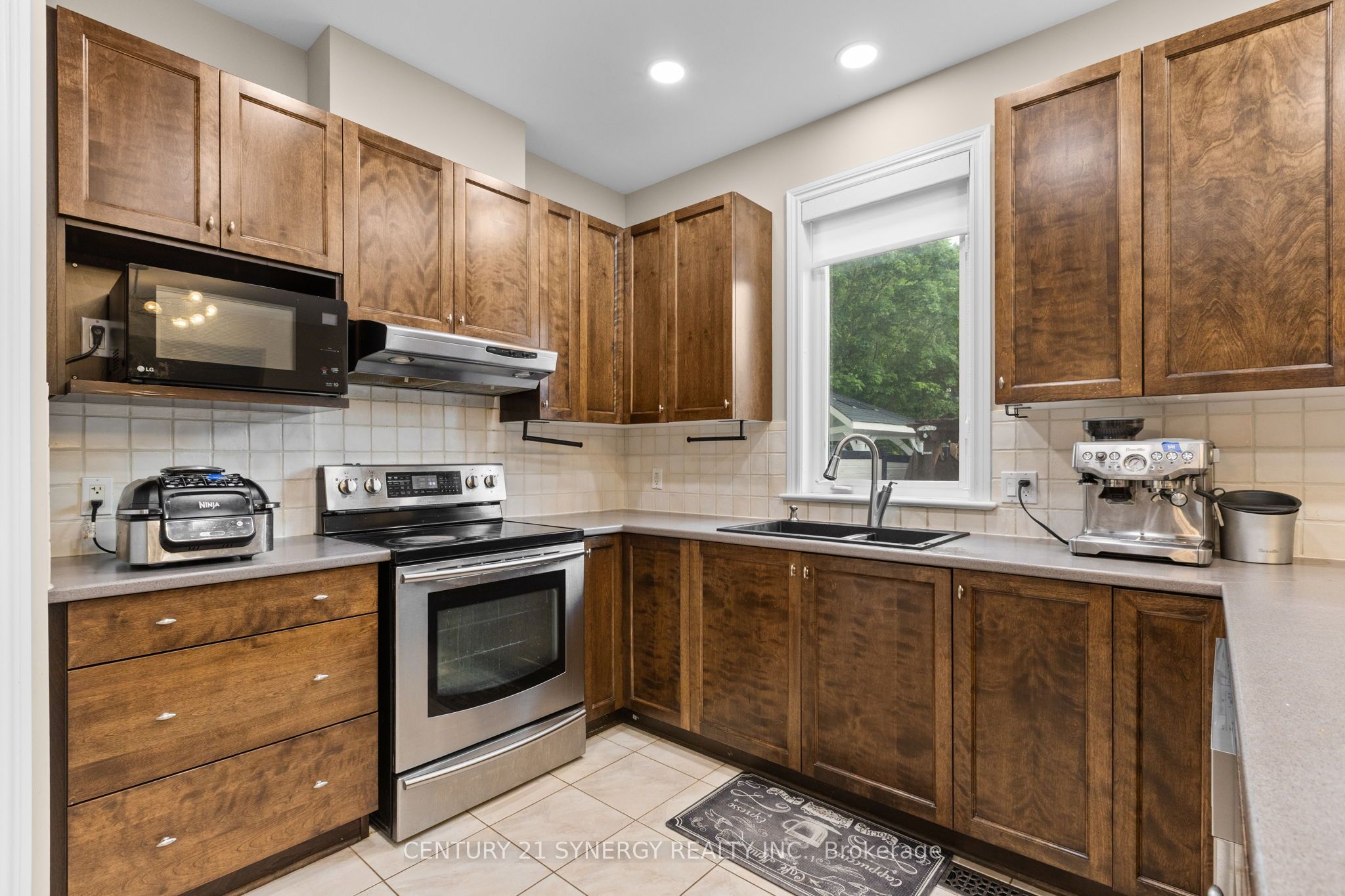 532 Landswood Way Property Photo 17