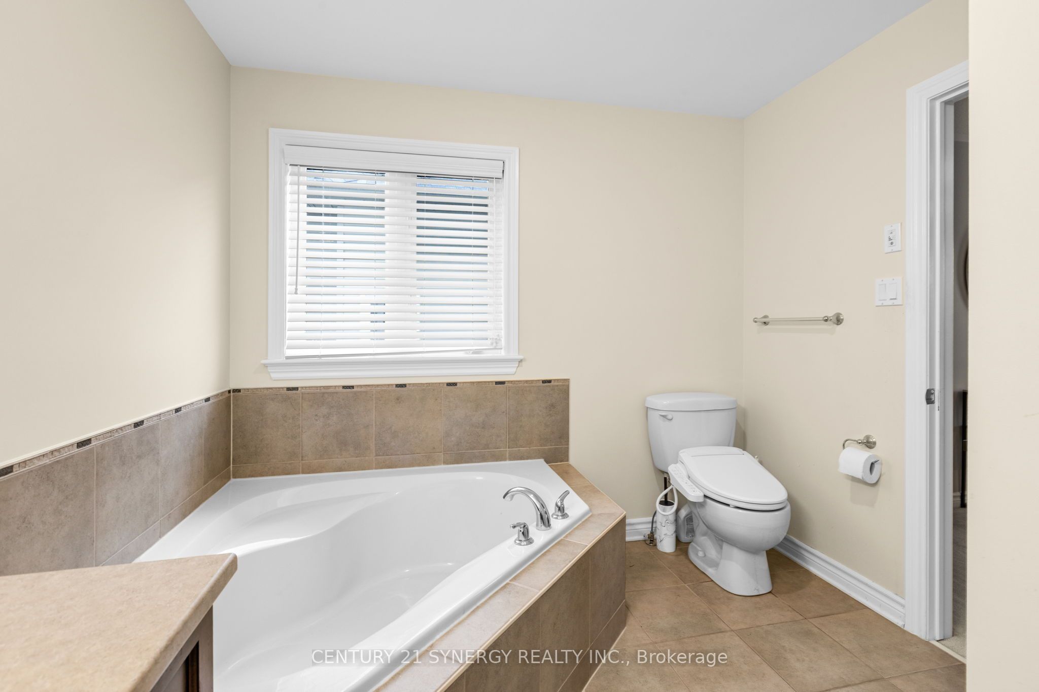 532 Landswood Way Property Photo 28