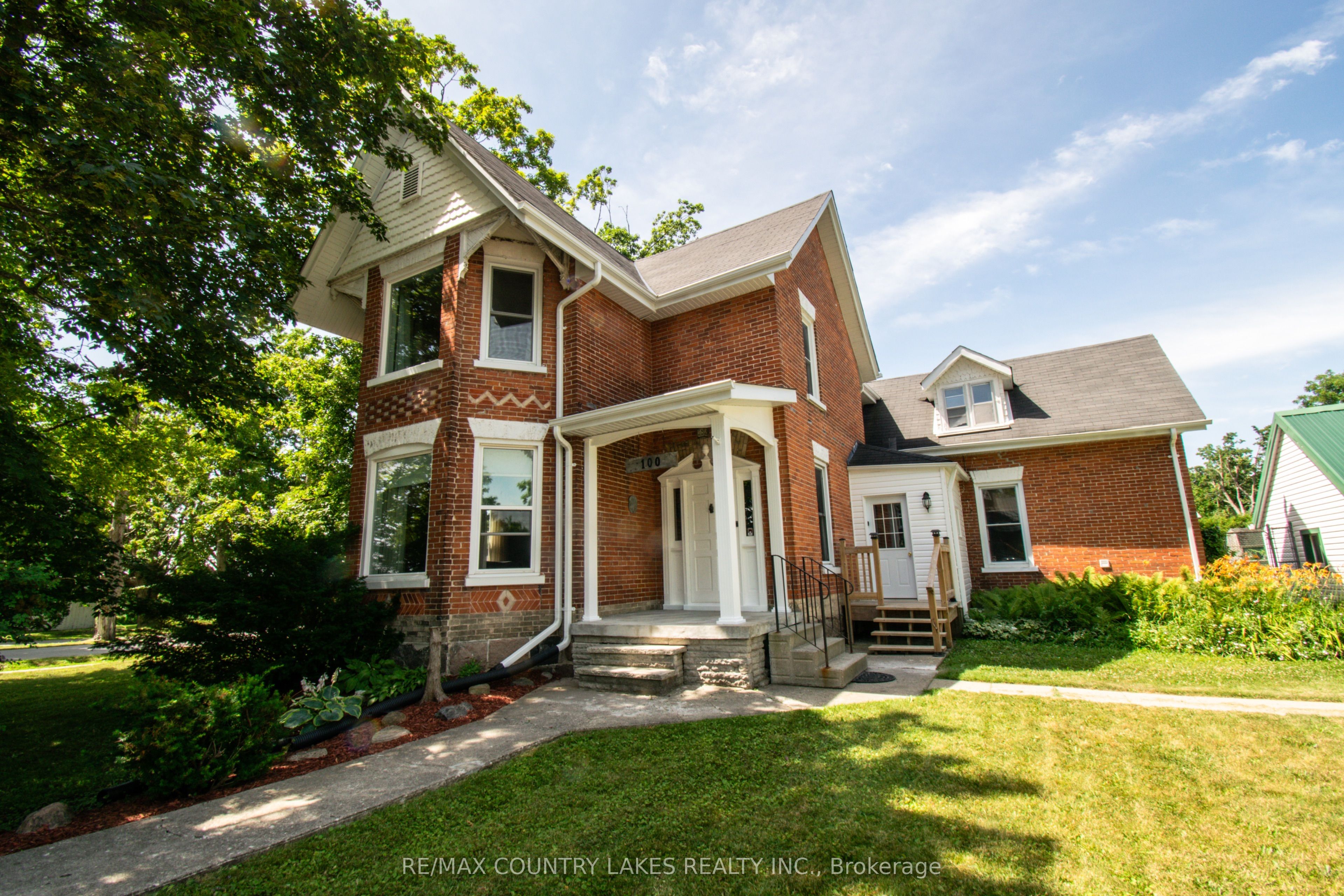 100 Nappadale Street Property Photo 1