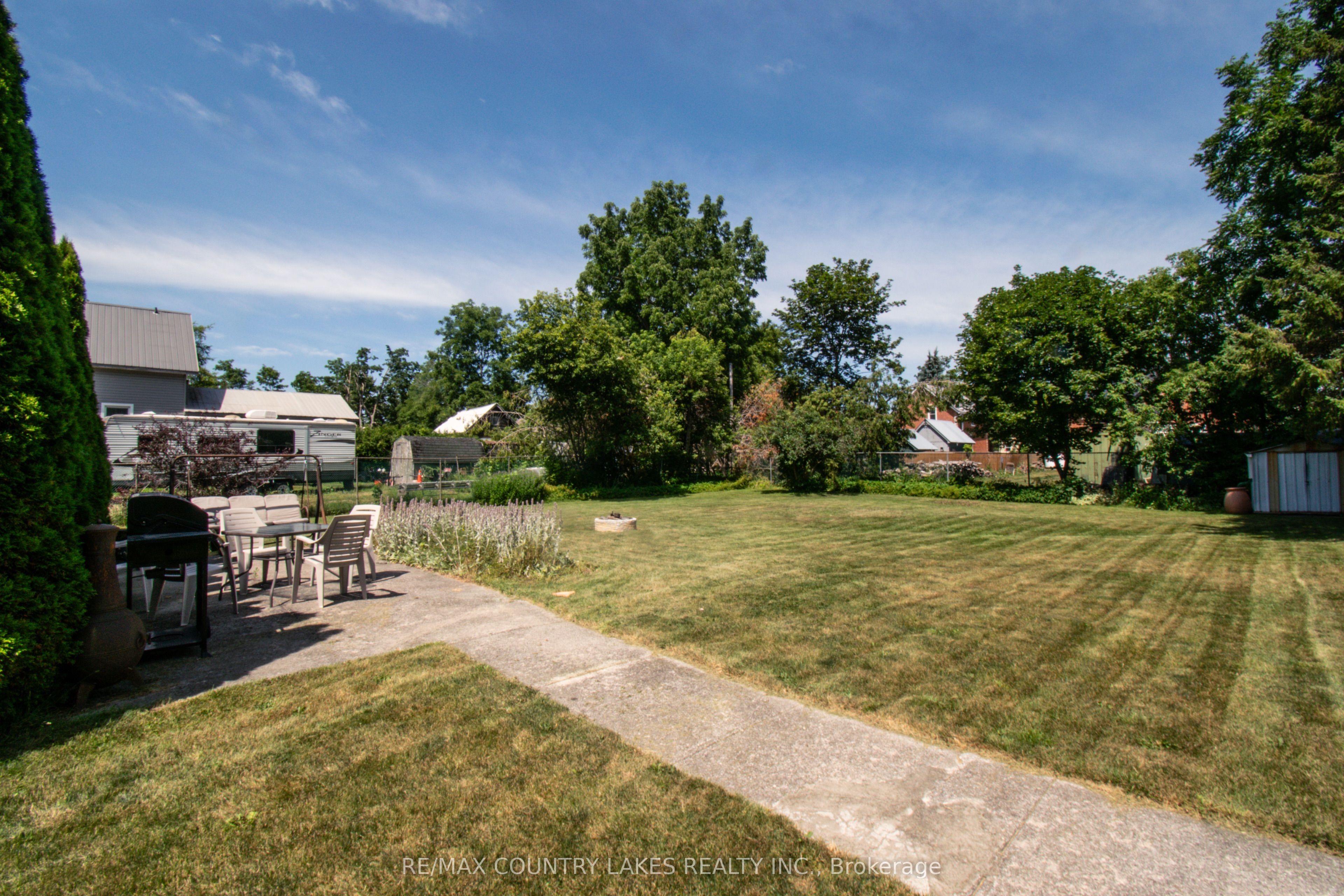 100 Nappadale Street Property Photo 6