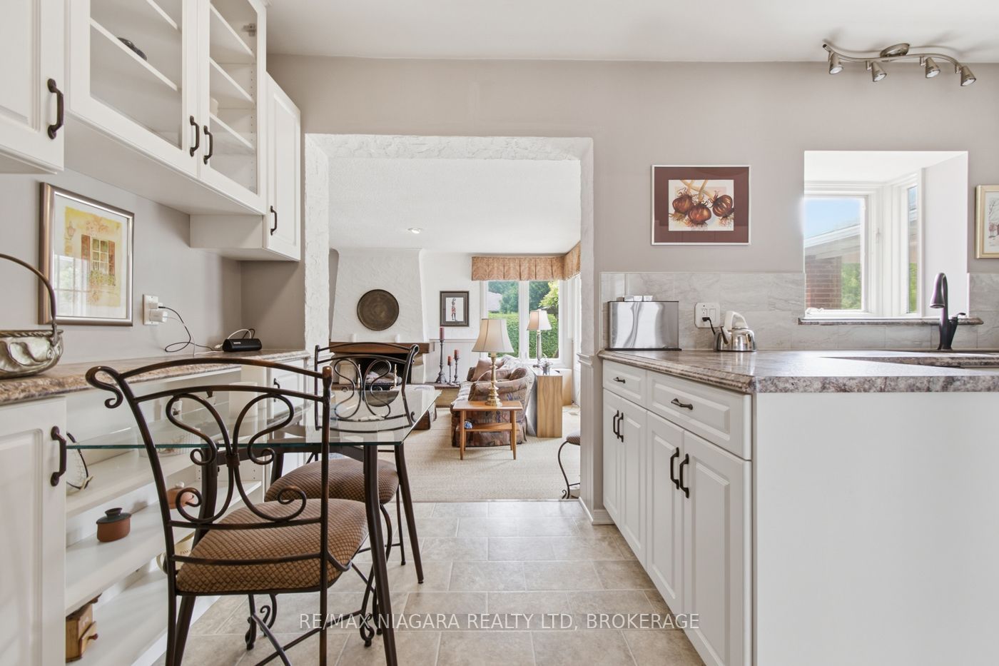 82 Lakeshore Road Property Photo 7