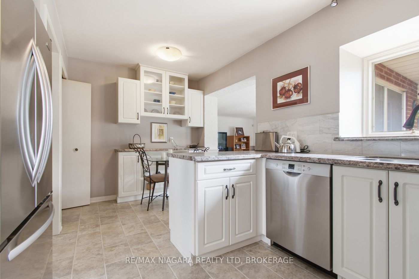 82 Lakeshore Road Property Photo 8