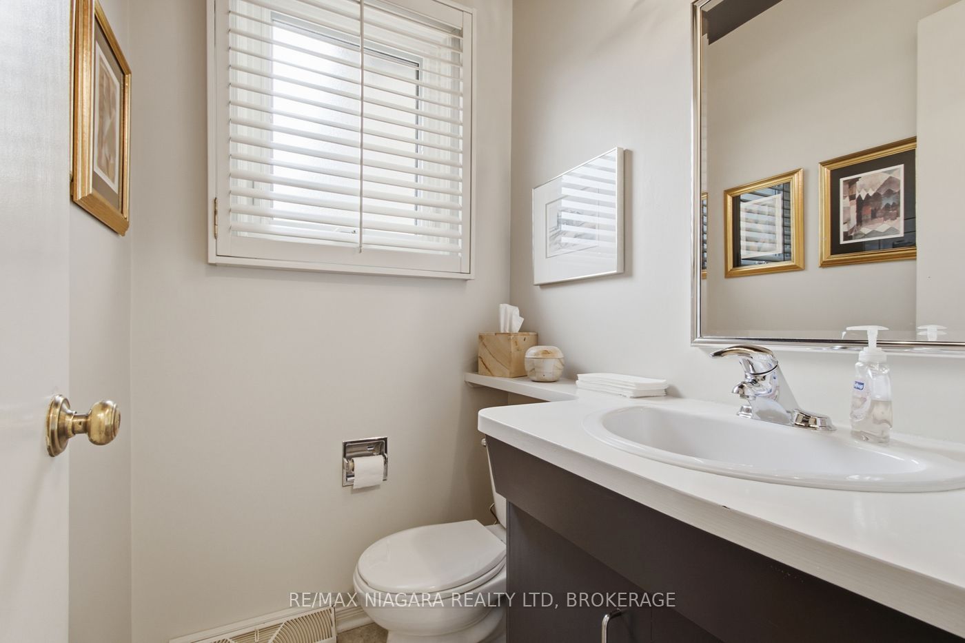 82 Lakeshore Road Property Photo 11