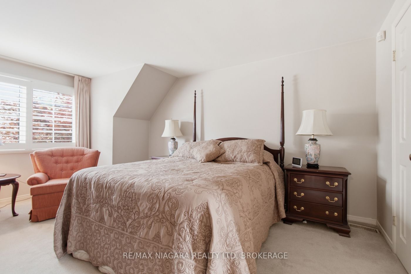 82 Lakeshore Road Property Photo 16
