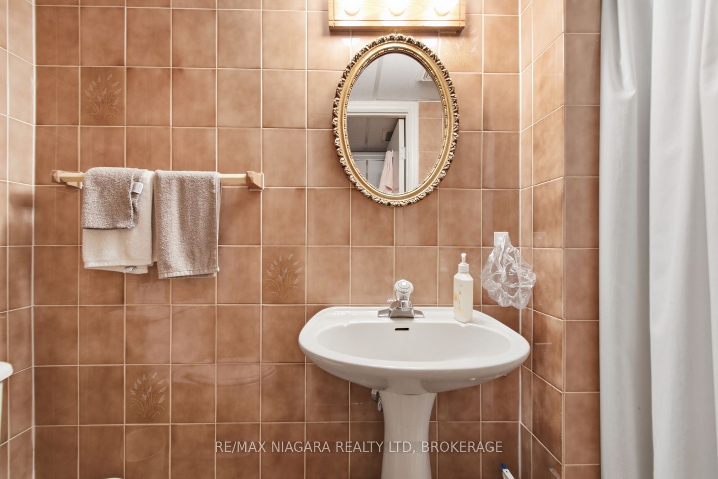82 Lakeshore Road Property Photo 24