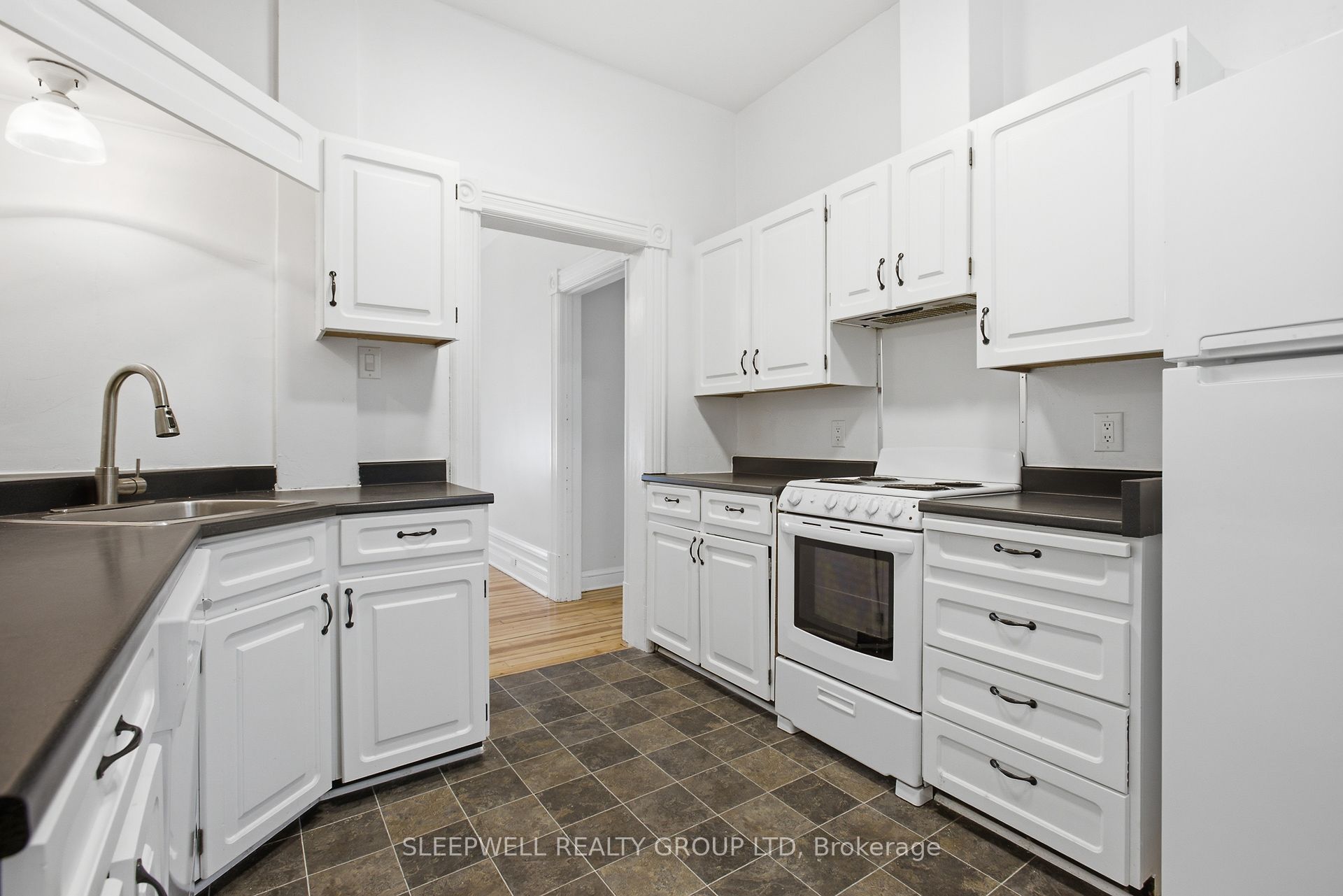 80 Fourth Avenue Property Photo 9
