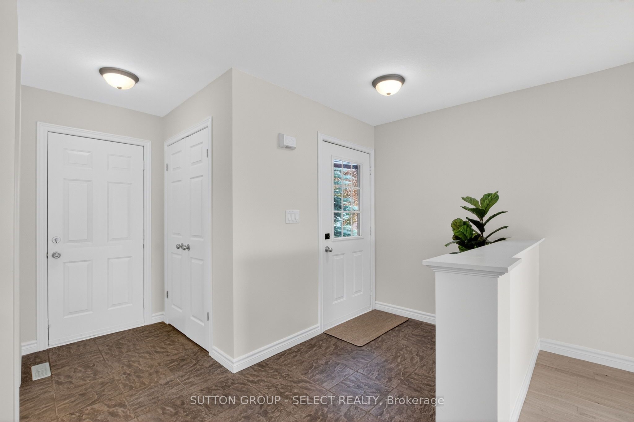 1893 Stackhouse Crescent Property Photo 5