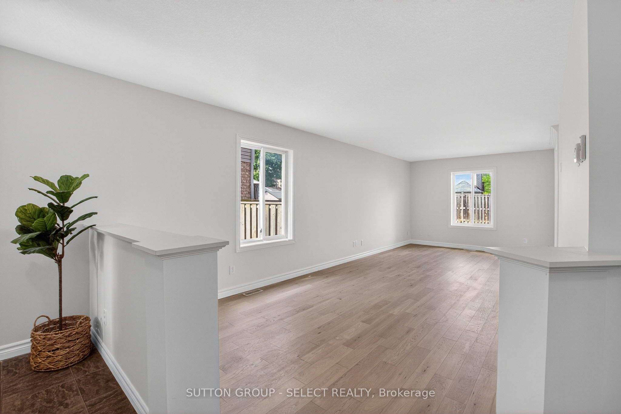 1893 Stackhouse Crescent Property Photo 7