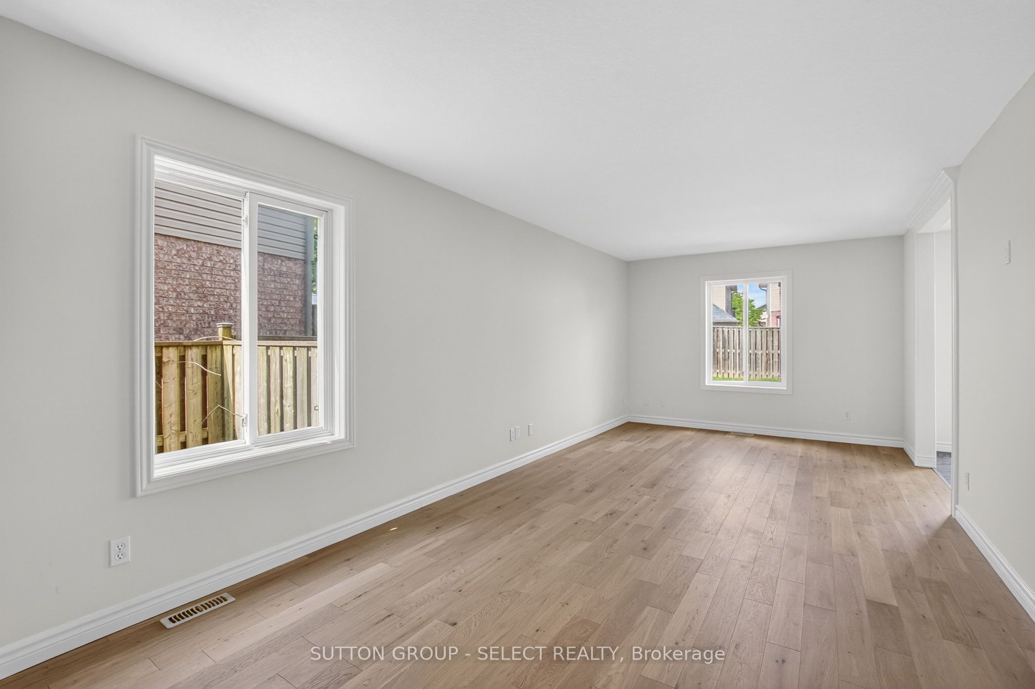 1893 Stackhouse Crescent Property Photo 8