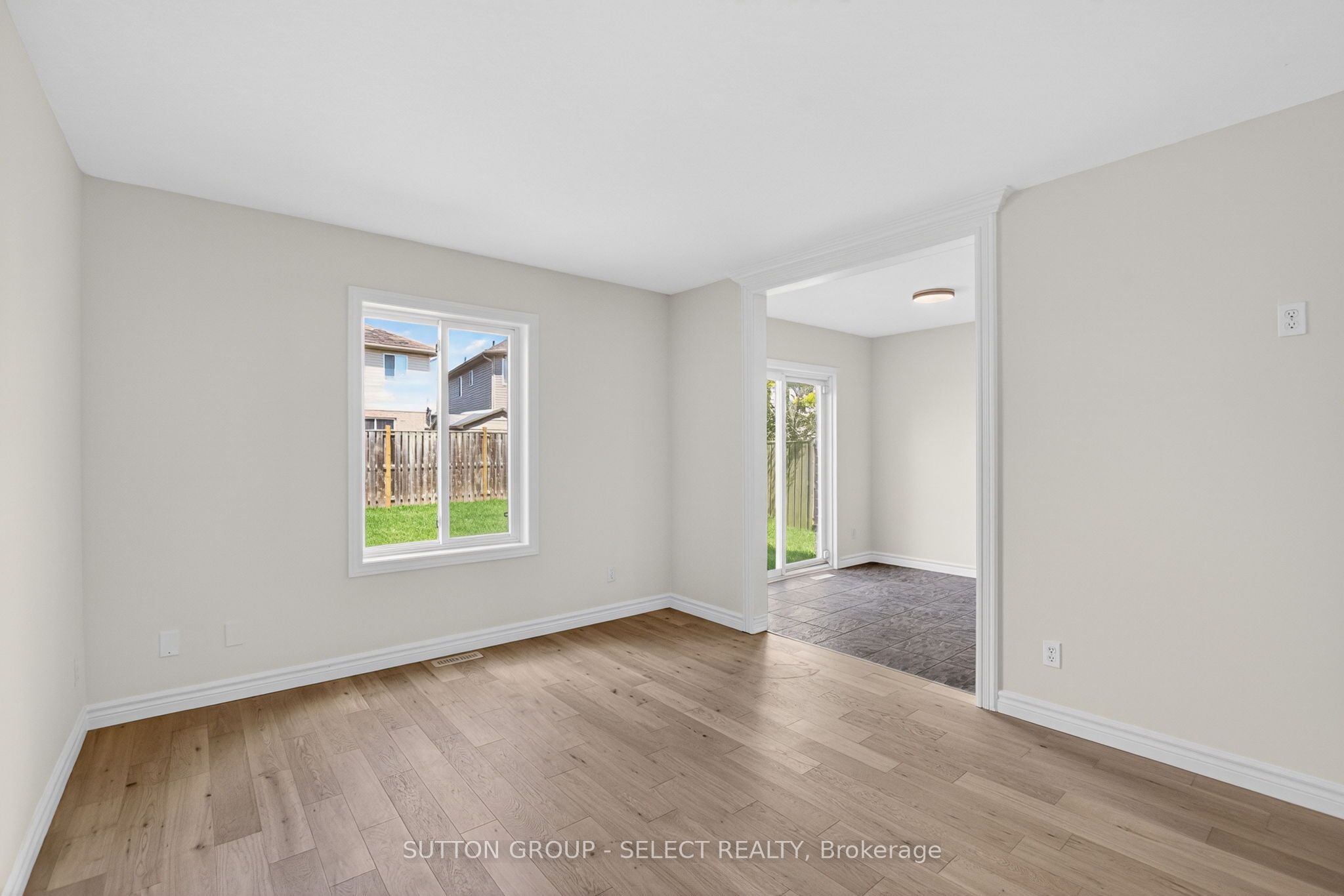 1893 Stackhouse Crescent Property Photo 9