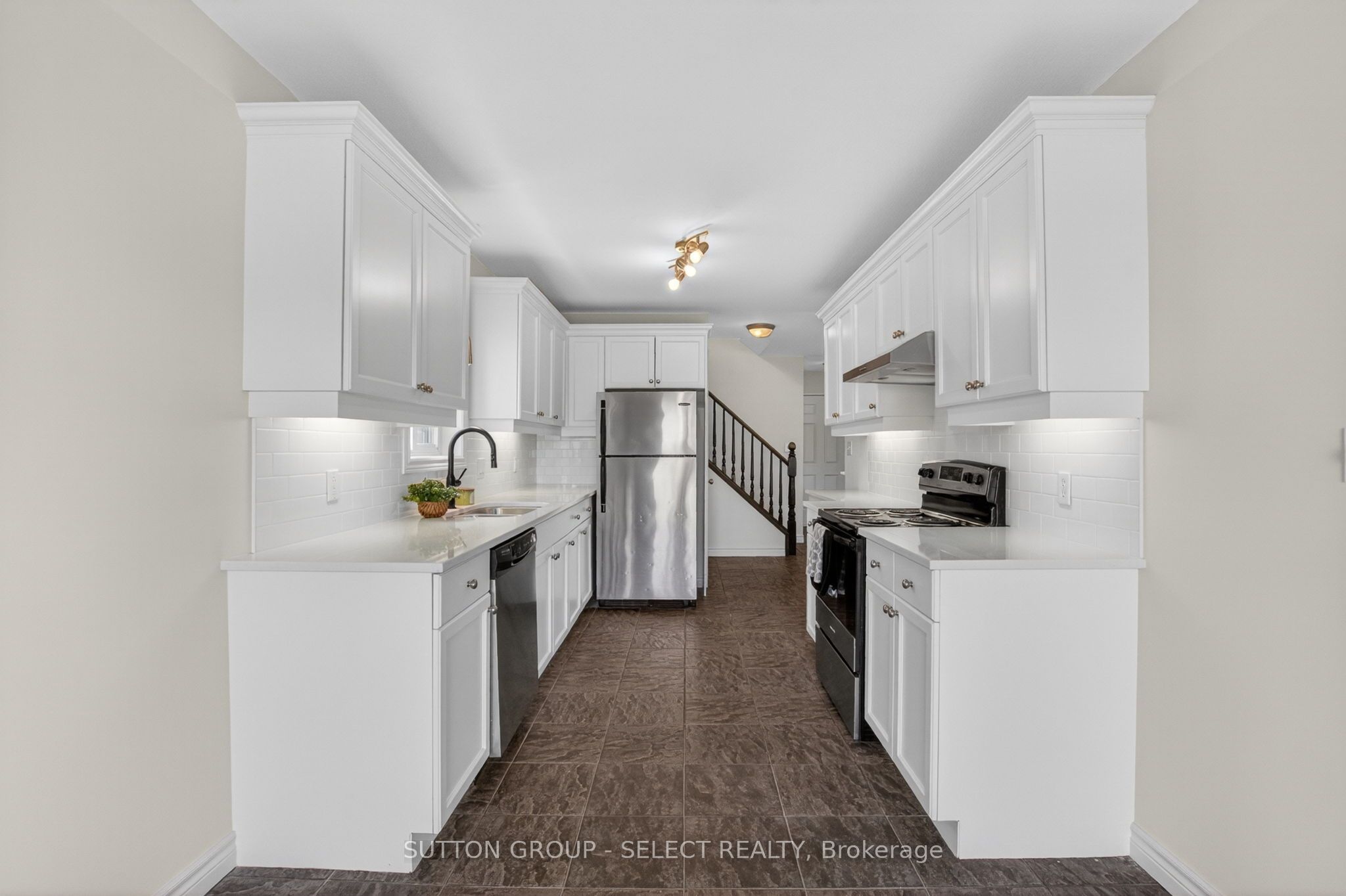 1893 Stackhouse Crescent Property Photo 11