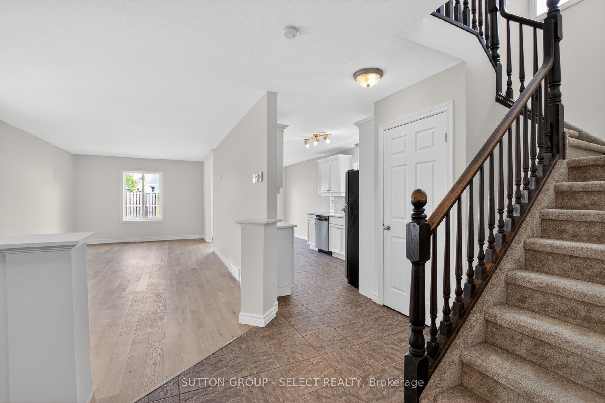 1893 Stackhouse Crescent Property Photo 17
