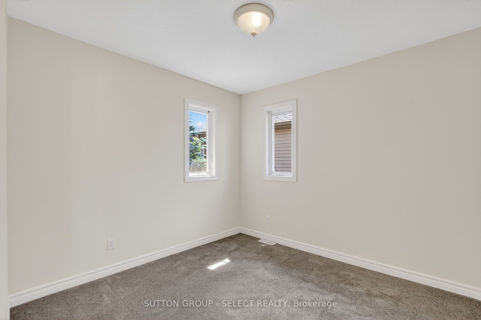 1893 Stackhouse Crescent Property Photo 19